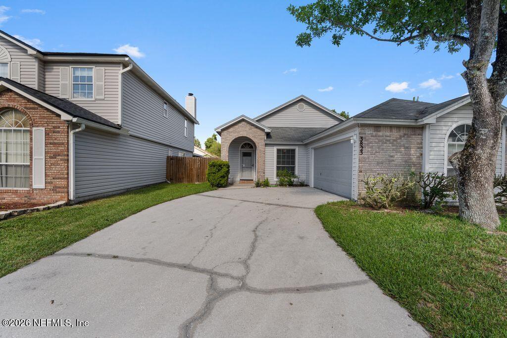 3823 UNION PACIFIC Drive W