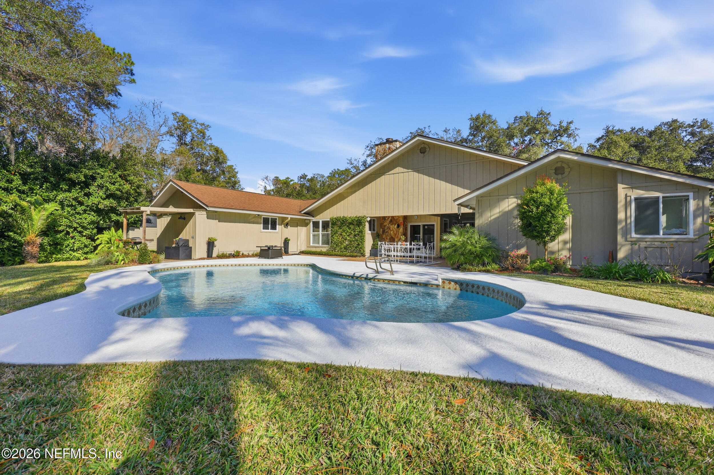 7878 LITTLE FOX Lane