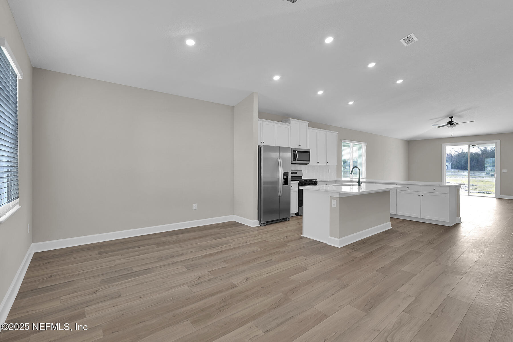 3949 GAREYS FERRY Way