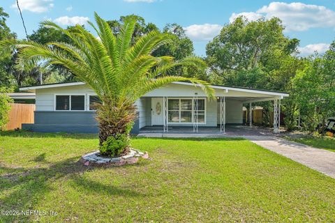 Photo of 802 N CYPRESS Street, Green Cove Springs, FL 32043 (MLS # 2145307)