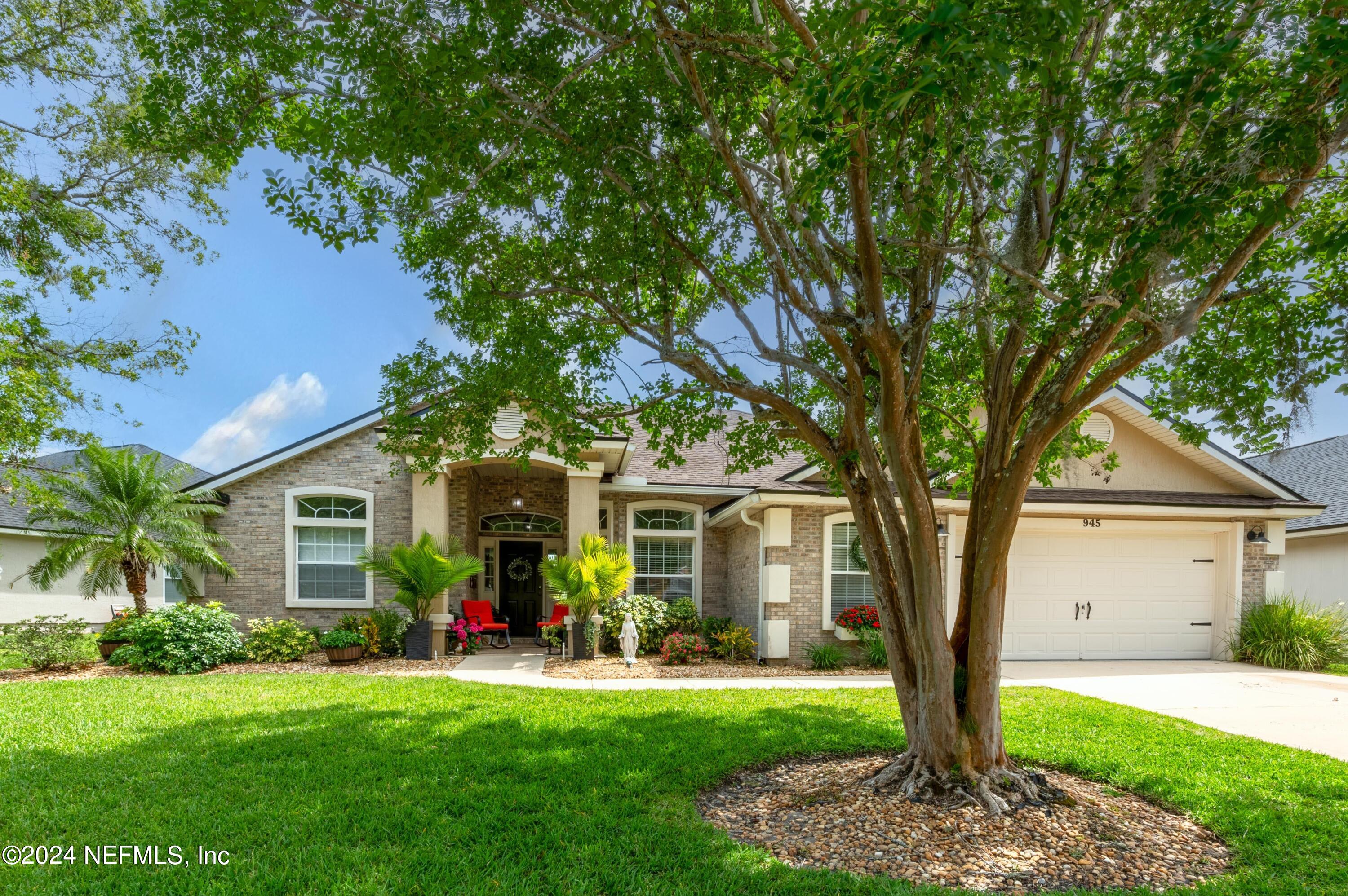 St Johns, FL home for sale located at 945 N Lilac Loop, St Johns, FL 32259
