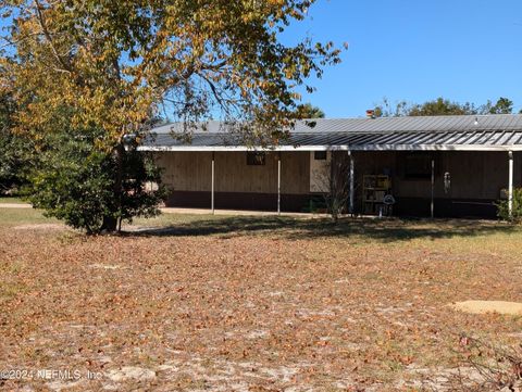 A home in Interlachen