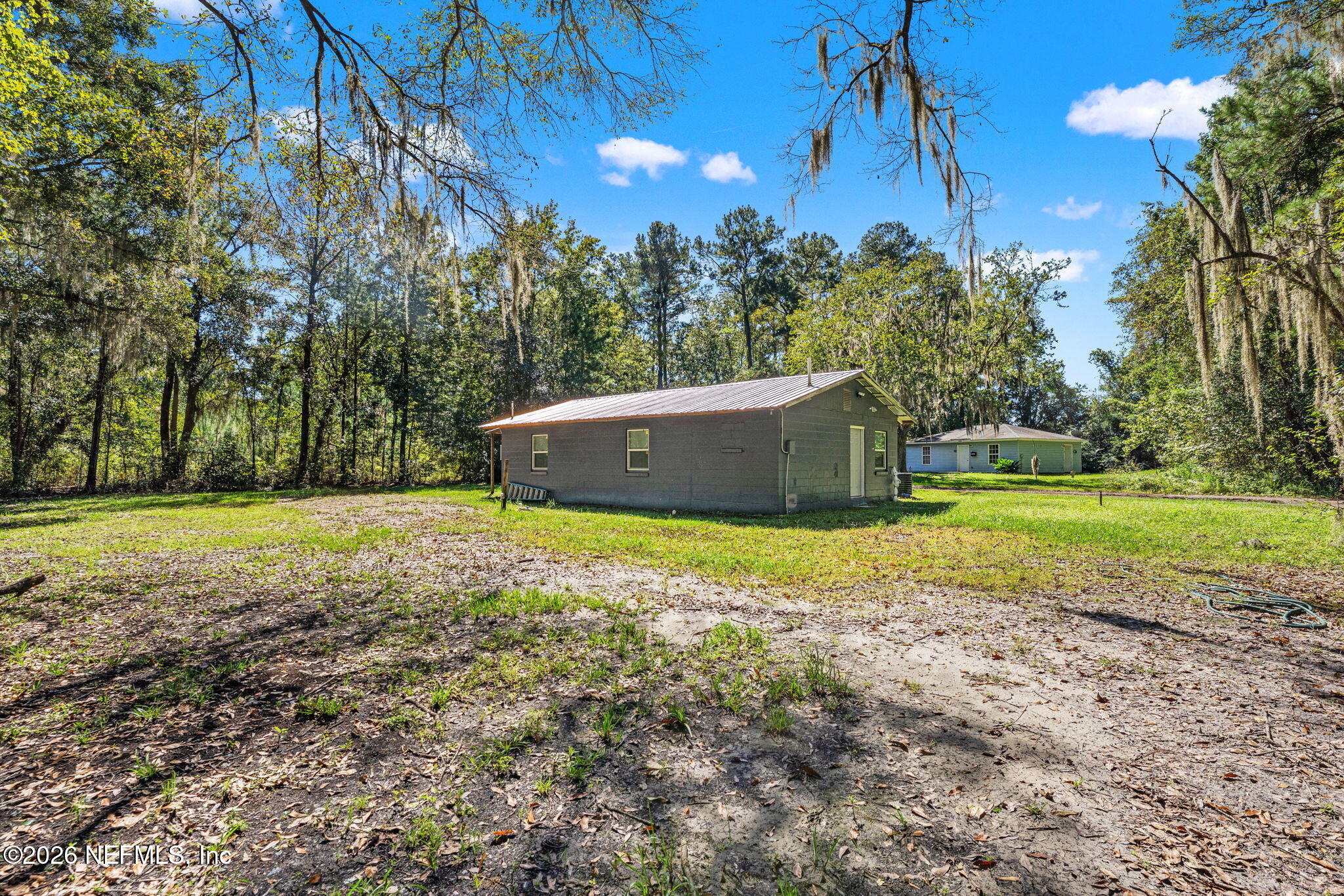 45096 HOLLOWAY Lane