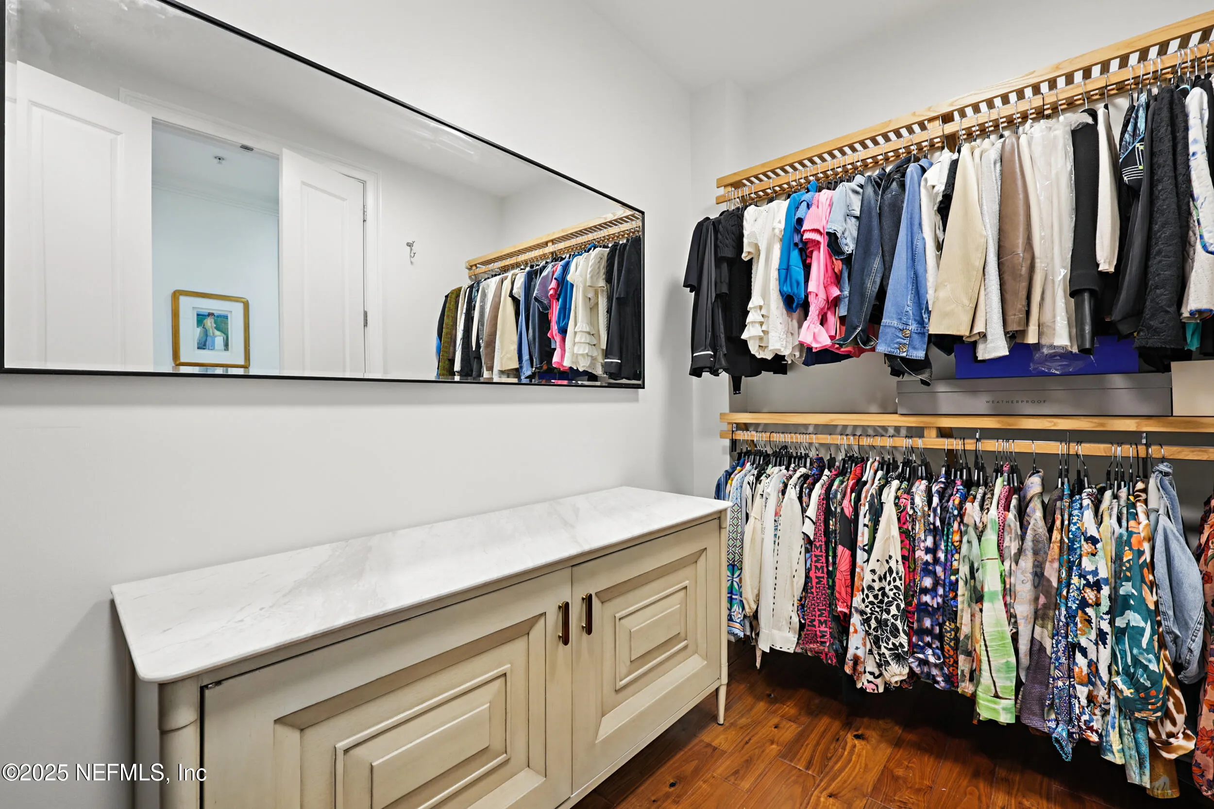 Jacksonville, Florida 32207, United States, 3 Bedrooms Bedrooms, ,4 BathroomsBathrooms,Residential,Pending,87066