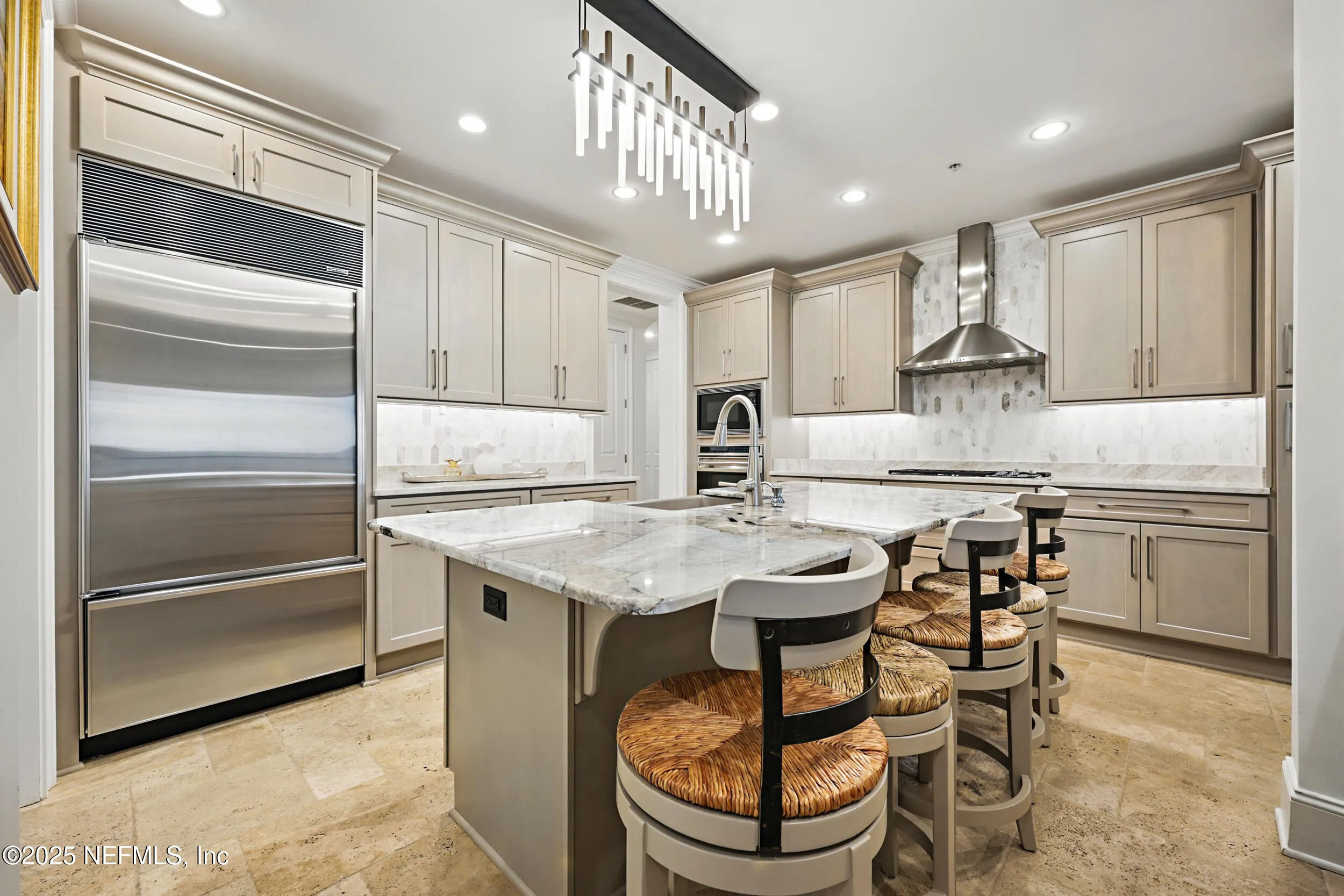 Jacksonville, Florida 32207, United States, 3 Bedrooms Bedrooms, ,4 BathroomsBathrooms,Residential,Pending,87066