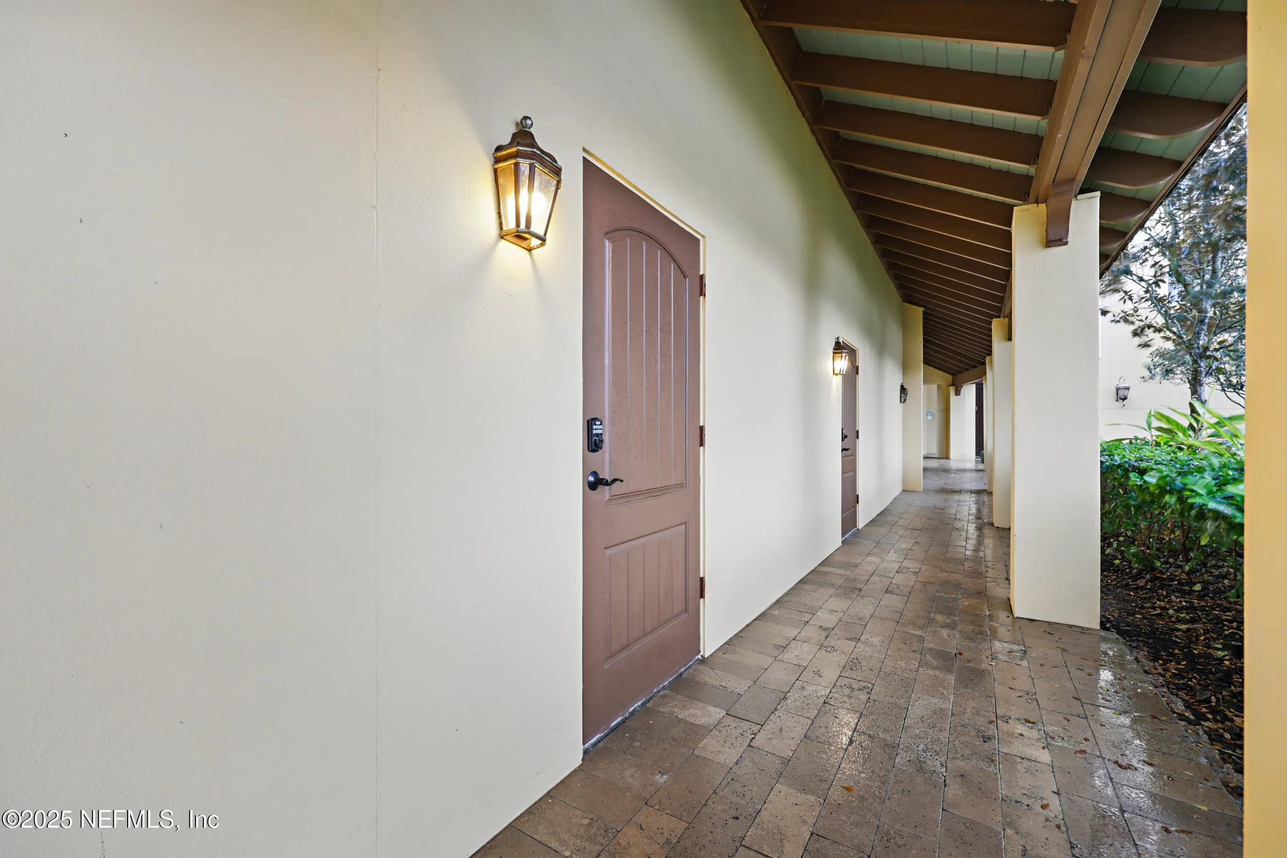 Jacksonville, Florida 32207, United States, 3 Bedrooms Bedrooms, ,4 BathroomsBathrooms,Residential,Pending,87066