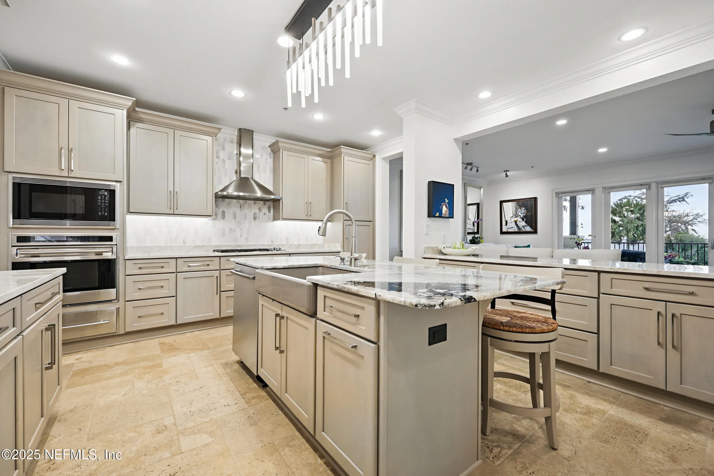 Jacksonville, Florida 32207, United States, 3 Bedrooms Bedrooms, ,4 BathroomsBathrooms,Residential,Pending,87066