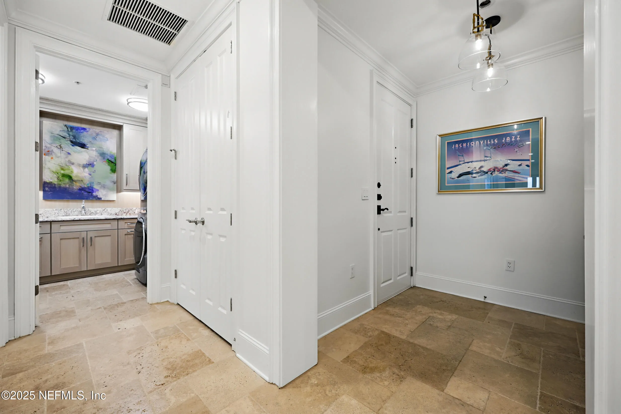 Jacksonville, Florida 32207, United States, 3 Bedrooms Bedrooms, ,4 BathroomsBathrooms,Residential,Pending,87066