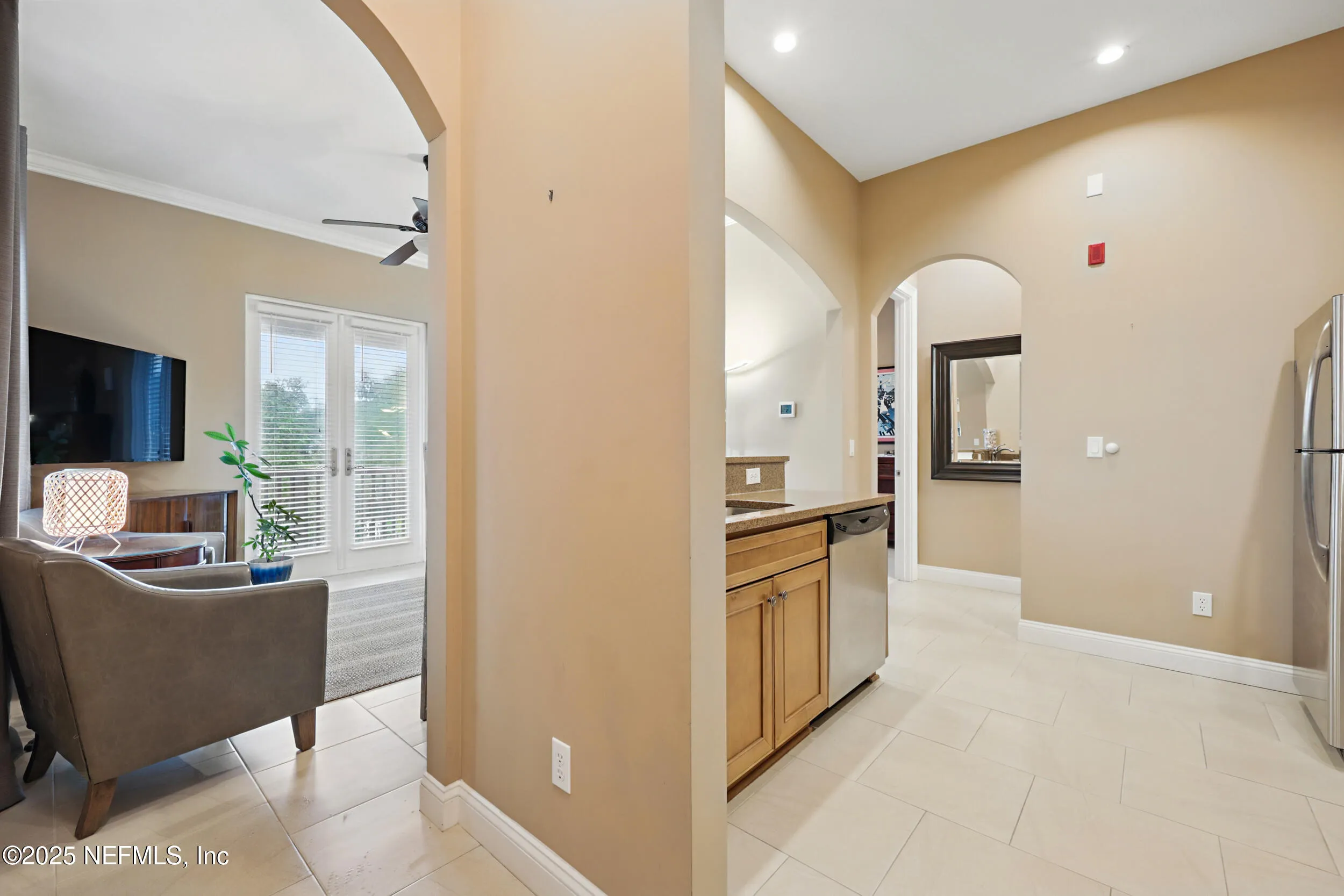 Jacksonville, Florida 32207, United States, 3 Bedrooms Bedrooms, ,4 BathroomsBathrooms,Residential,Pending,87066