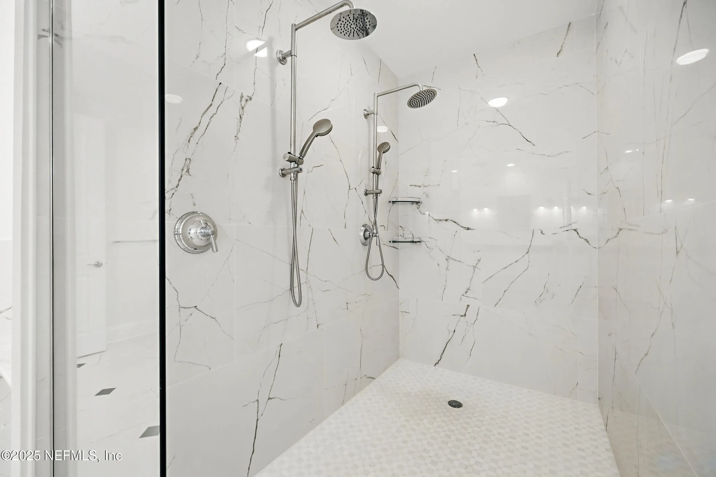 Jacksonville, Florida 32207, United States, 3 Bedrooms Bedrooms, ,4 BathroomsBathrooms,Residential,Pending,87066