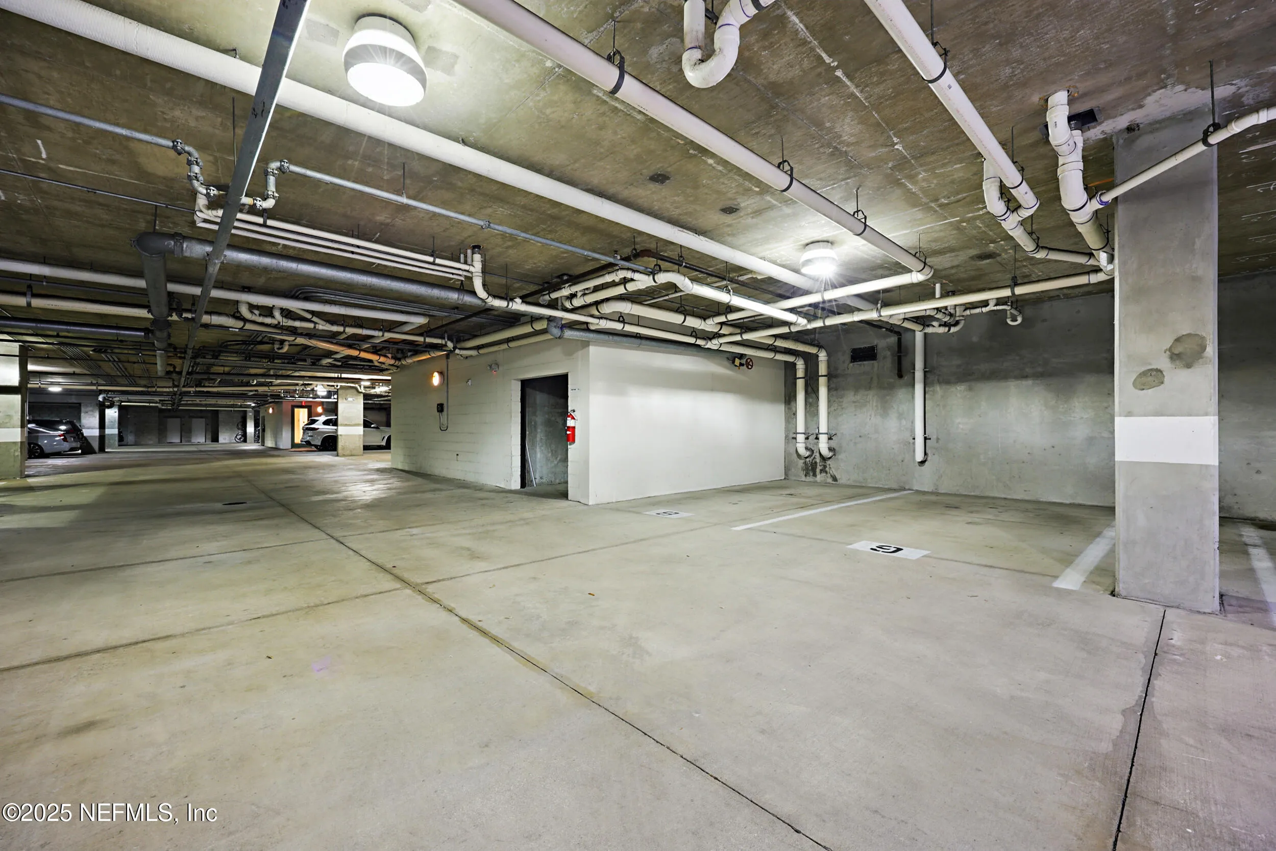 Jacksonville, Florida 32207, United States, 3 Bedrooms Bedrooms, ,4 BathroomsBathrooms,Residential,Pending,87066