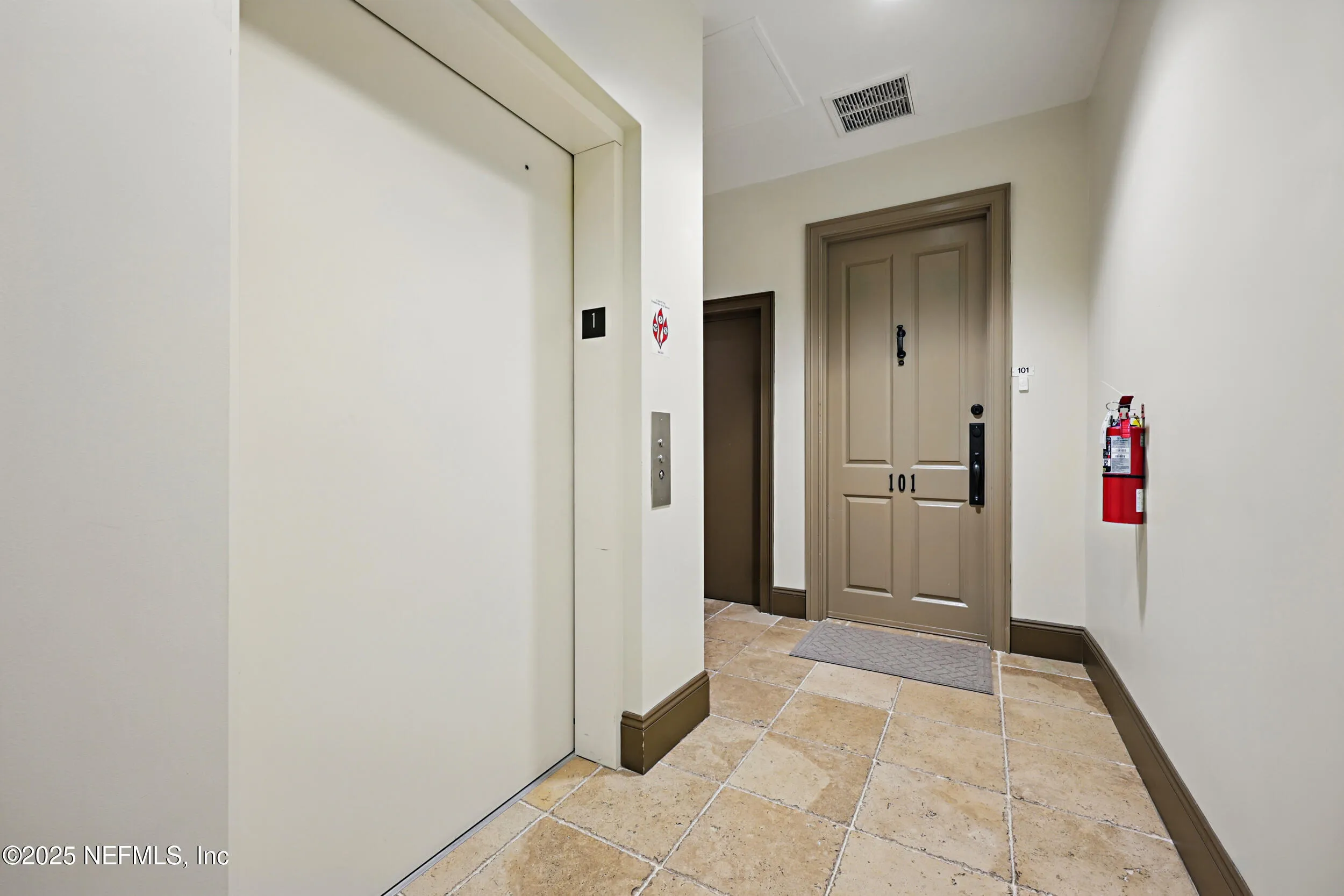 Jacksonville, Florida 32207, United States, 3 Bedrooms Bedrooms, ,4 BathroomsBathrooms,Residential,Pending,87066