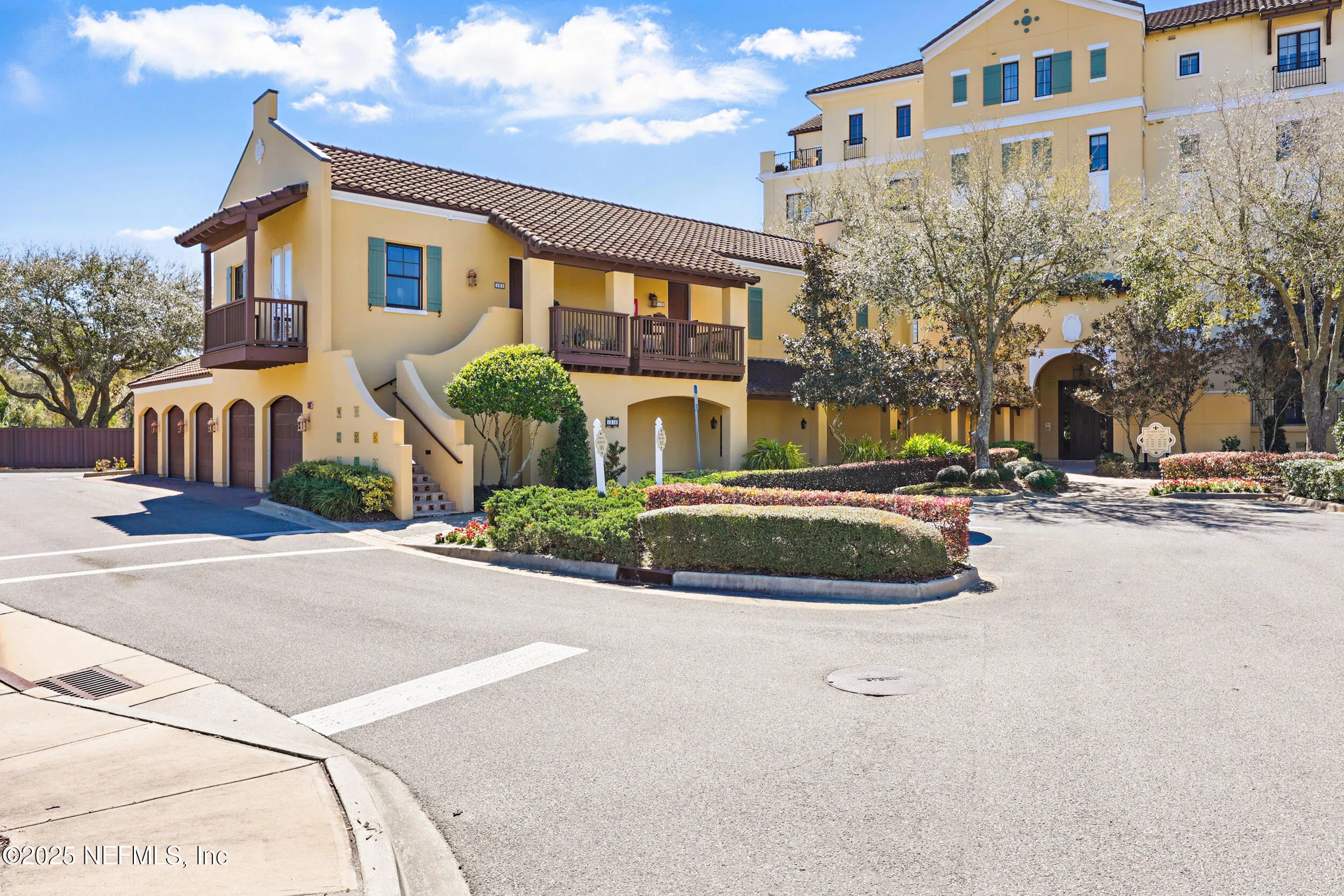 Jacksonville, Florida 32207, United States, 3 Bedrooms Bedrooms, ,4 BathroomsBathrooms,Residential,Pending,87066