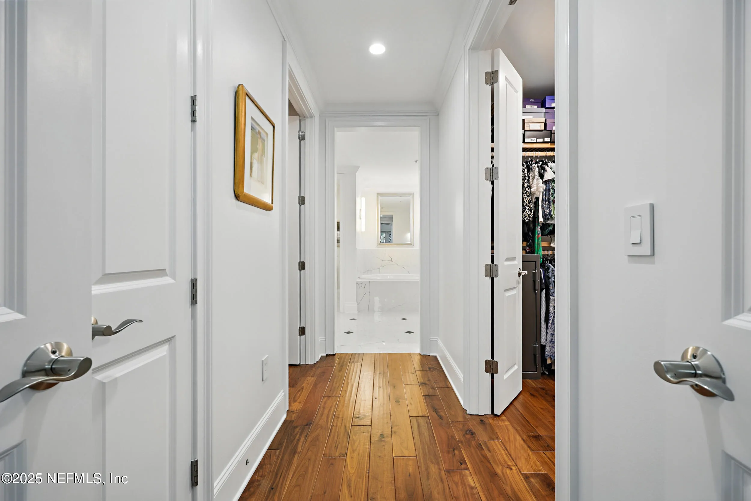 Jacksonville, Florida 32207, United States, 3 Bedrooms Bedrooms, ,4 BathroomsBathrooms,Residential,Pending,87066