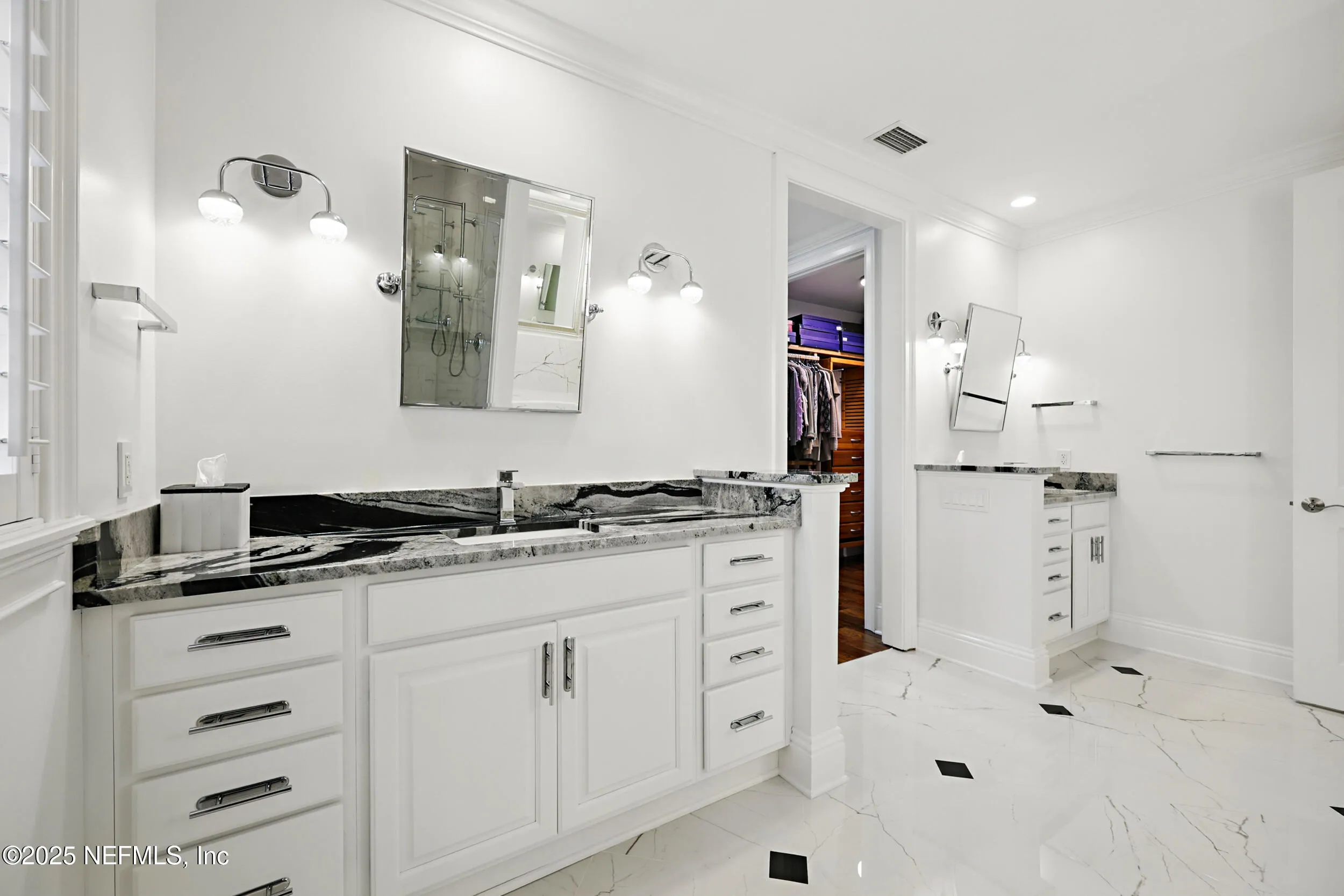 Jacksonville, Florida 32207, United States, 3 Bedrooms Bedrooms, ,4 BathroomsBathrooms,Residential,Pending,87066