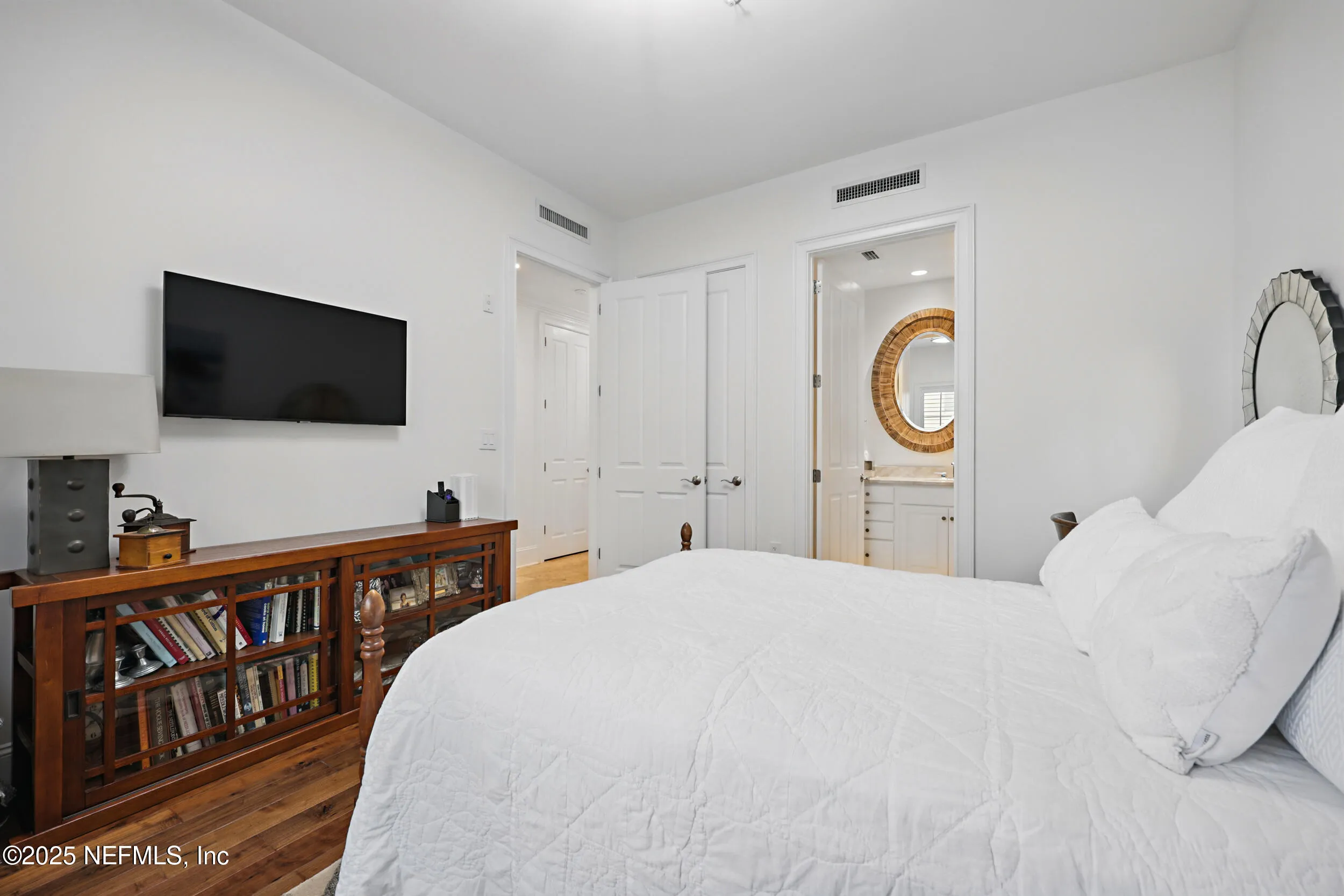 Jacksonville, Florida 32207, United States, 3 Bedrooms Bedrooms, ,4 BathroomsBathrooms,Residential,Pending,87066