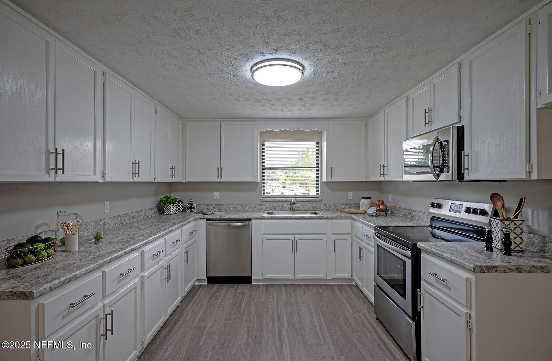 1040 SAWYERWOOD Drive