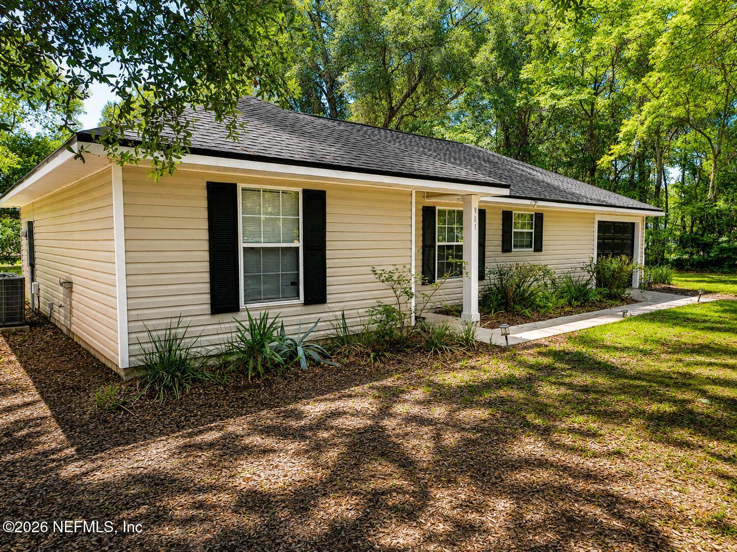 Photo 1 of 26 — 901 SW PECAN Street, Keystone Heights, FL 32656