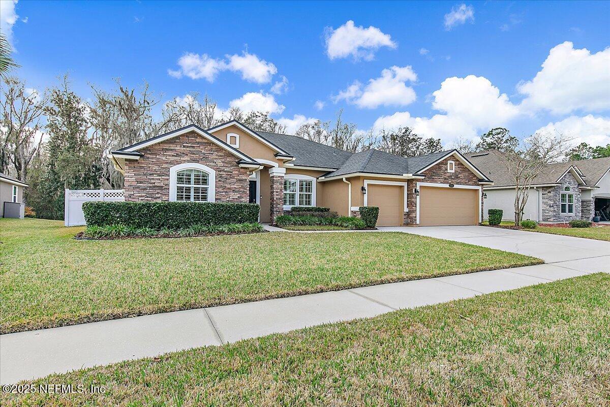 721 W KINGS COLLEGE Drive