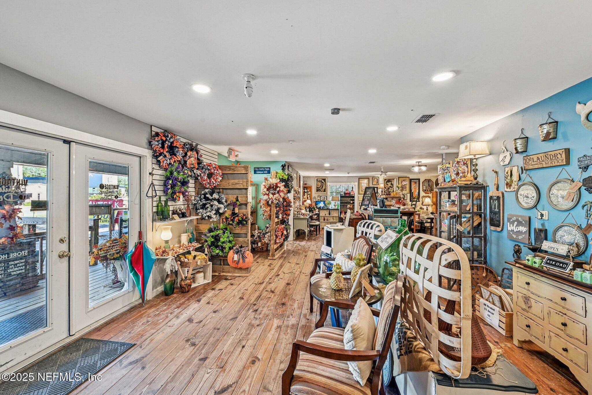 1017 BLANDING Boulevard
