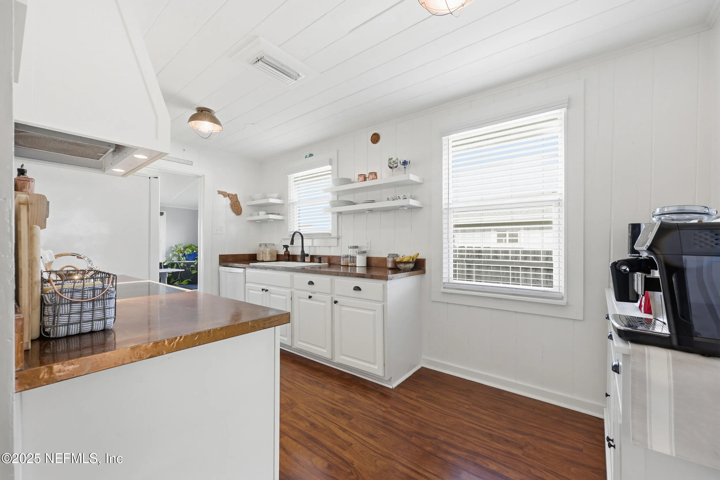 Jacksonville Beach, Florida 32250, United States, 2 Bedrooms Bedrooms, ,1 BathroomBathrooms,Residential,Active,249165