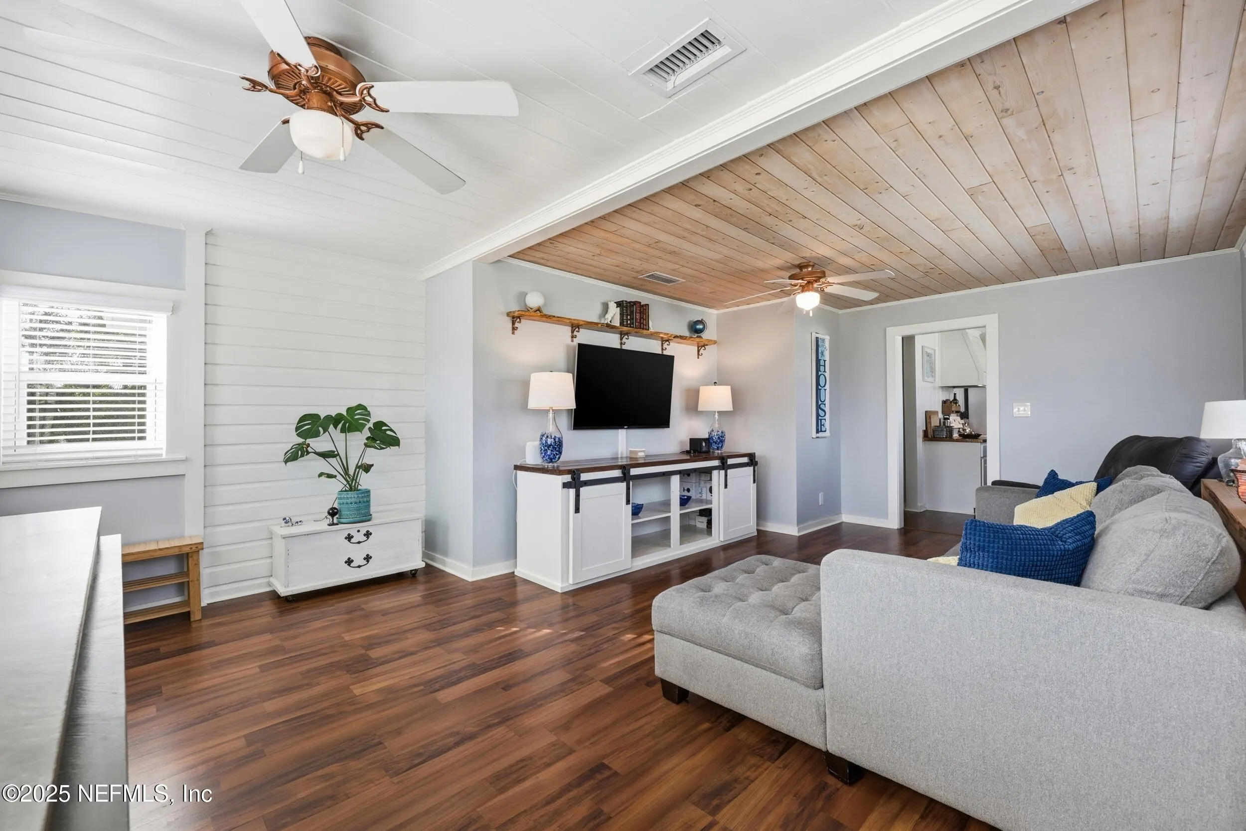 Jacksonville Beach, Florida 32250, United States, 2 Bedrooms Bedrooms, ,1 BathroomBathrooms,Residential,Active,249165