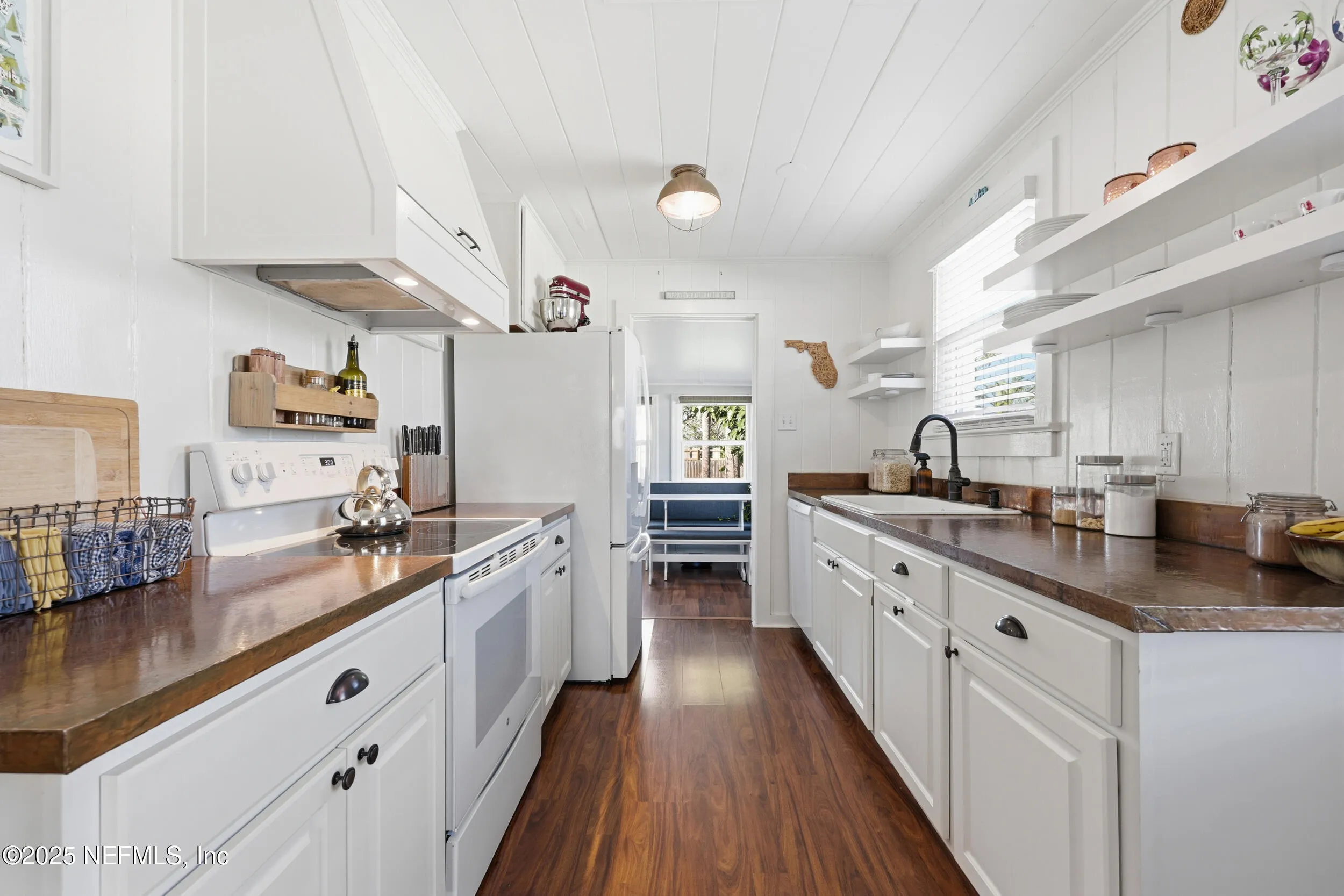 Jacksonville Beach, Florida 32250, United States, 2 Bedrooms Bedrooms, ,1 BathroomBathrooms,Residential,Active,249165