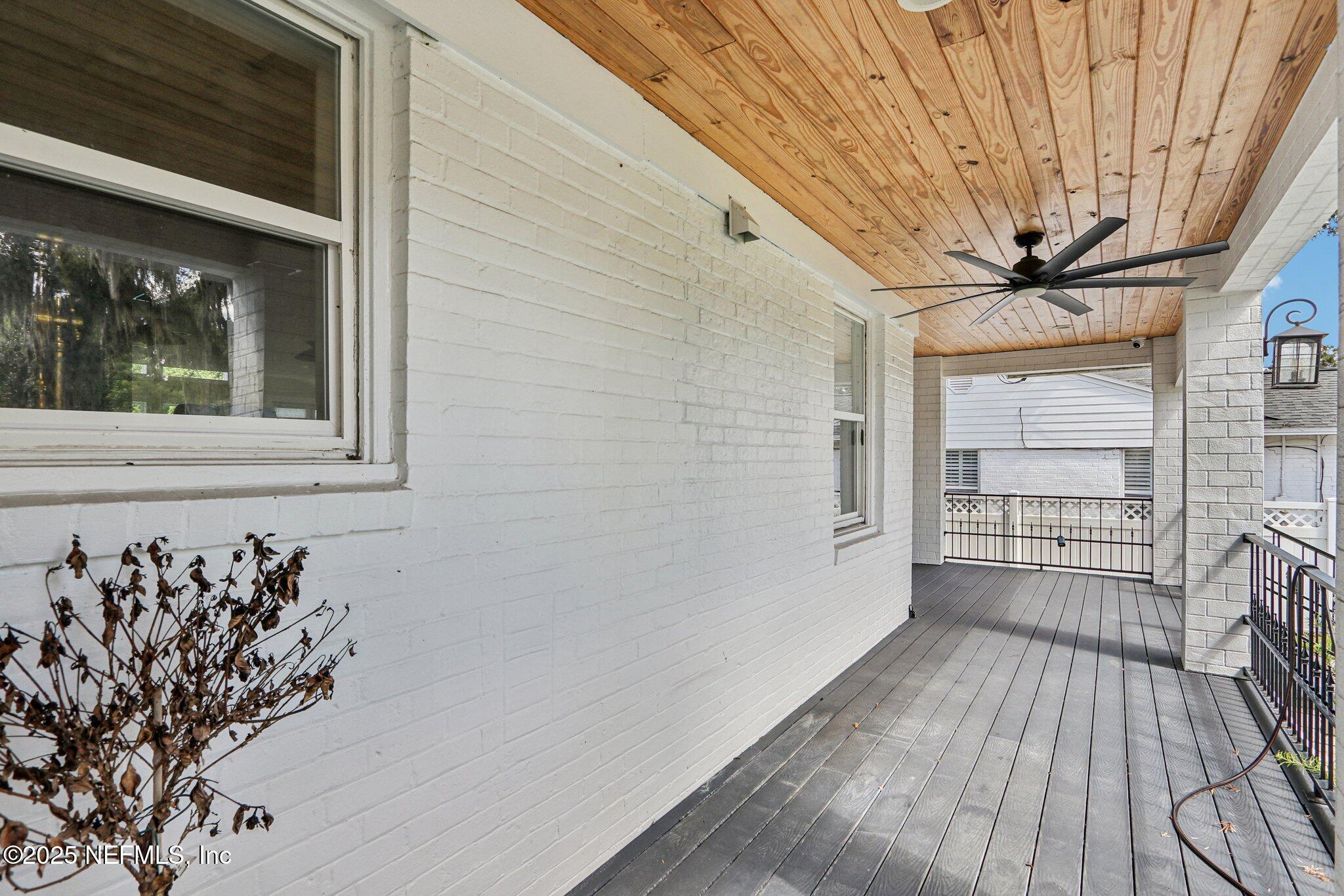 1536 MAYFAIR Road
