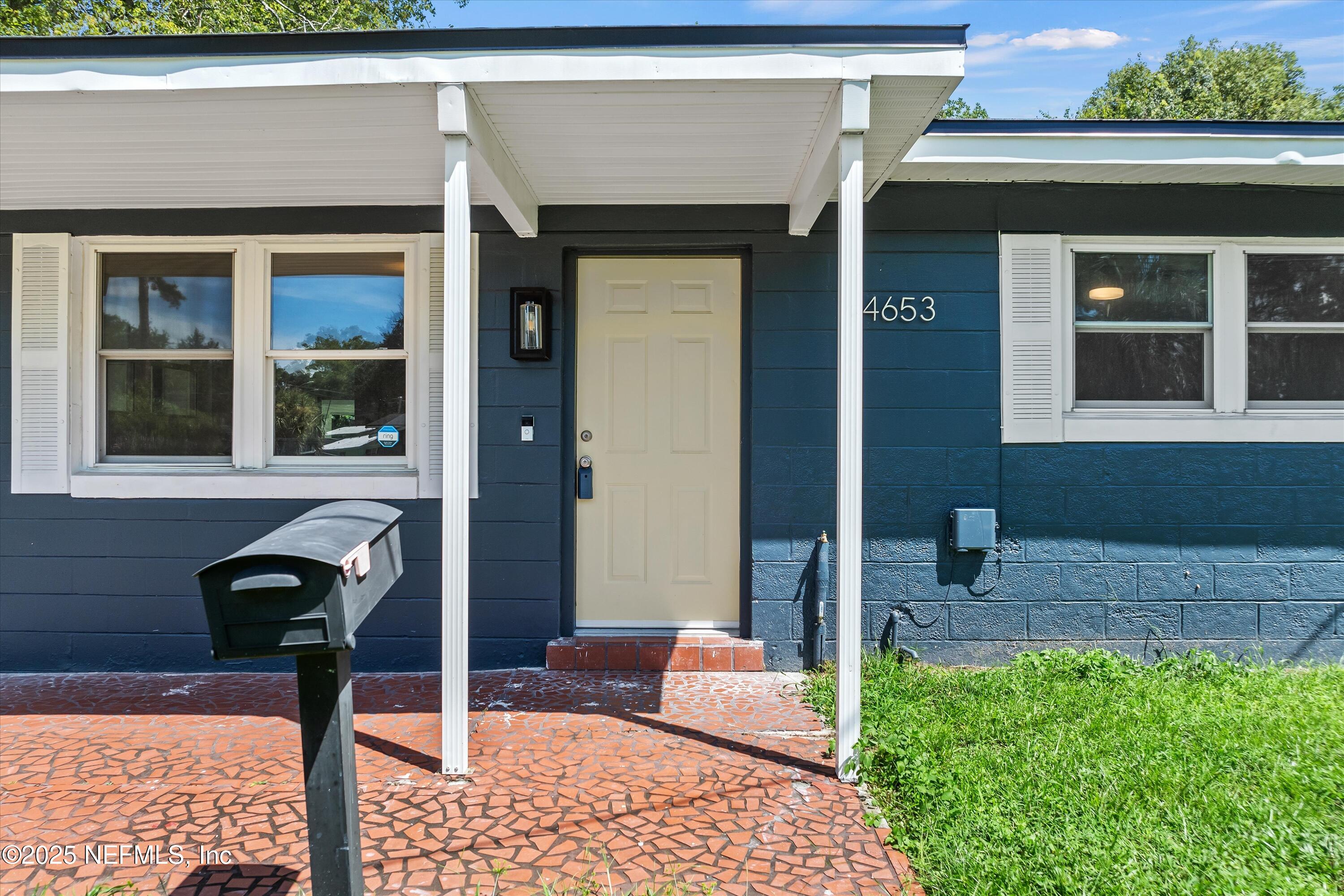 4653 HARLOW Boulevard
