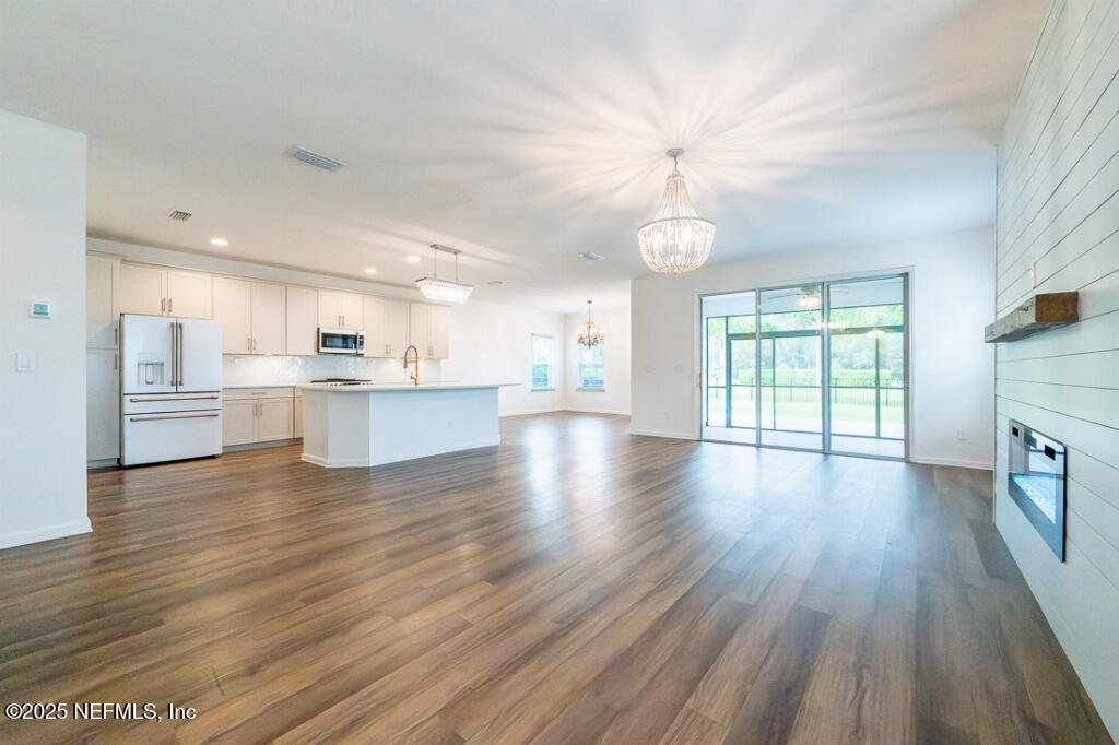 64 SAINT BARTS Avenue