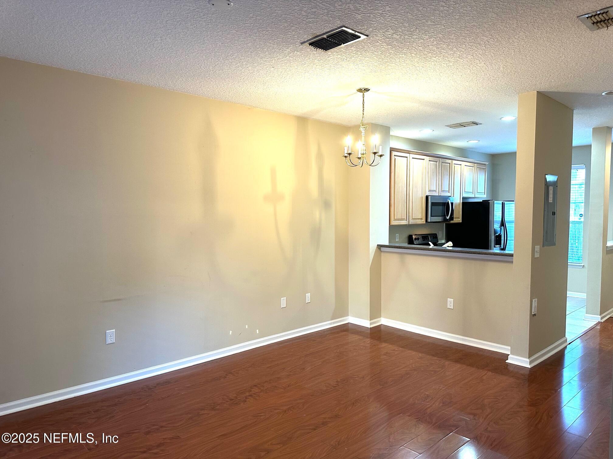 1523 FIELDVIEW Drive