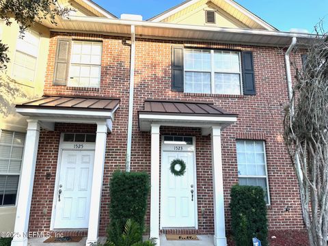 1523 FIELDVIEW Drive Jacksonville FL 32225