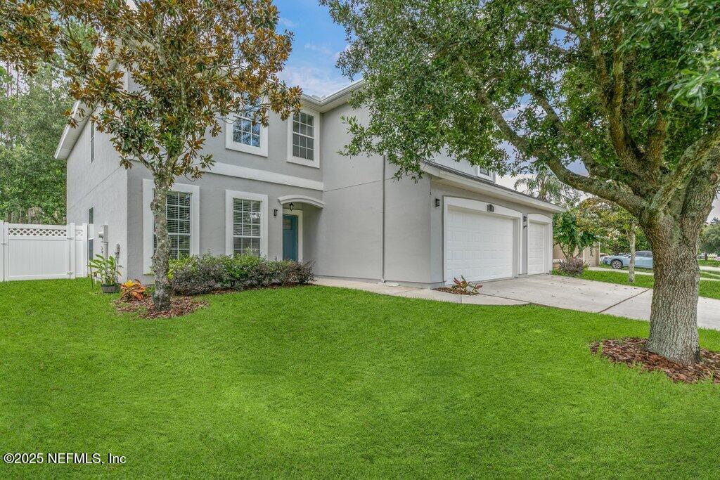 121 MAHOGANY BAY Drive