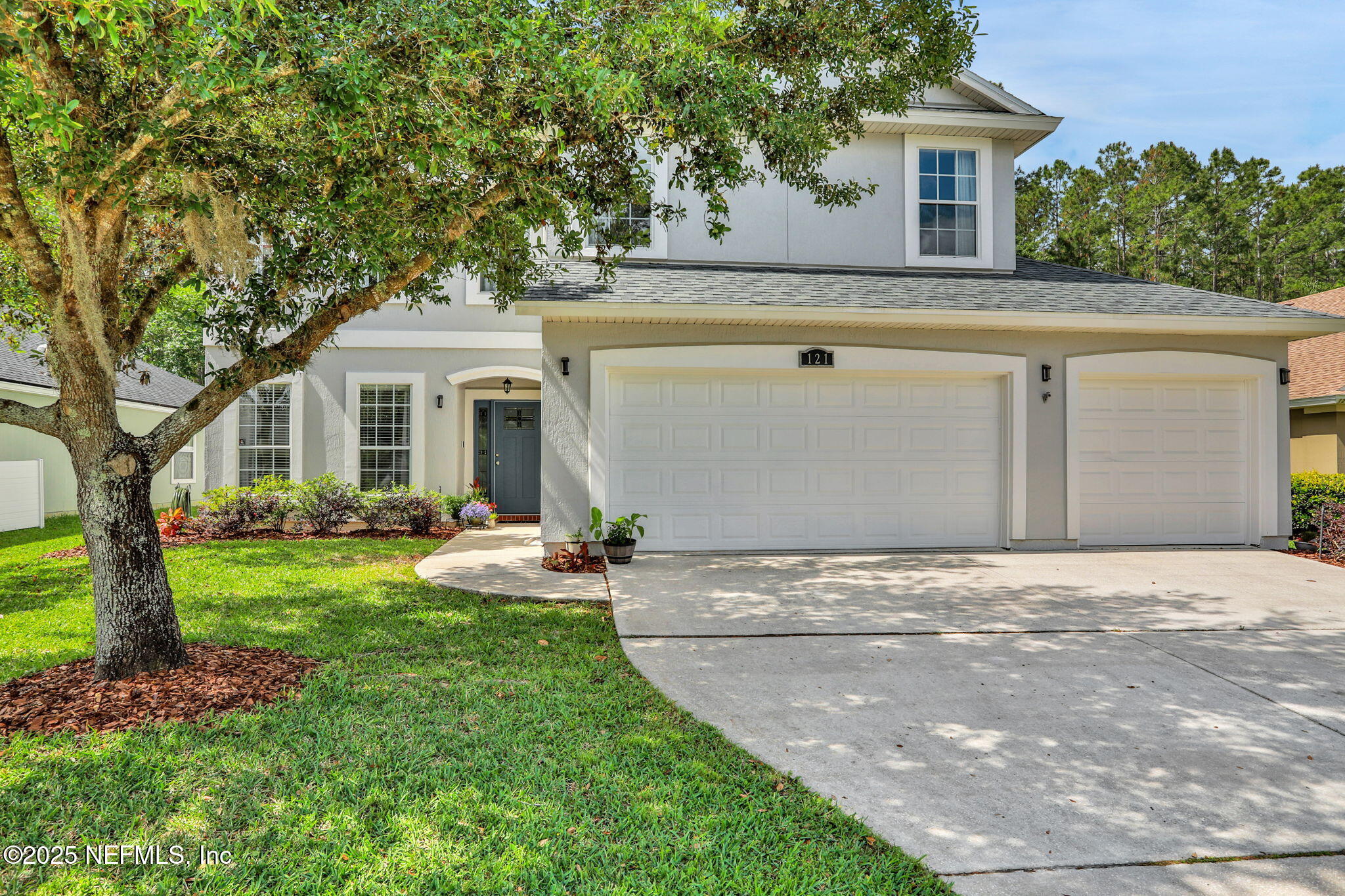121 MAHOGANY BAY Drive