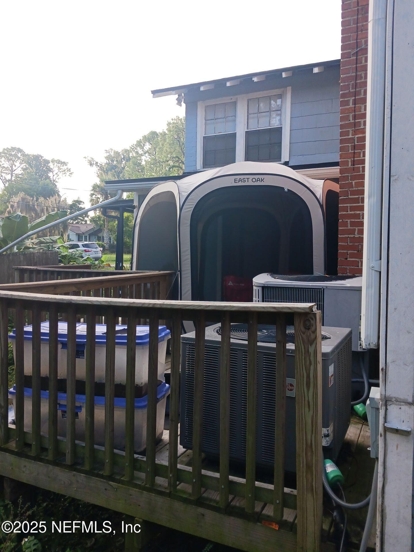 2233 SCHUMACHER Avenue