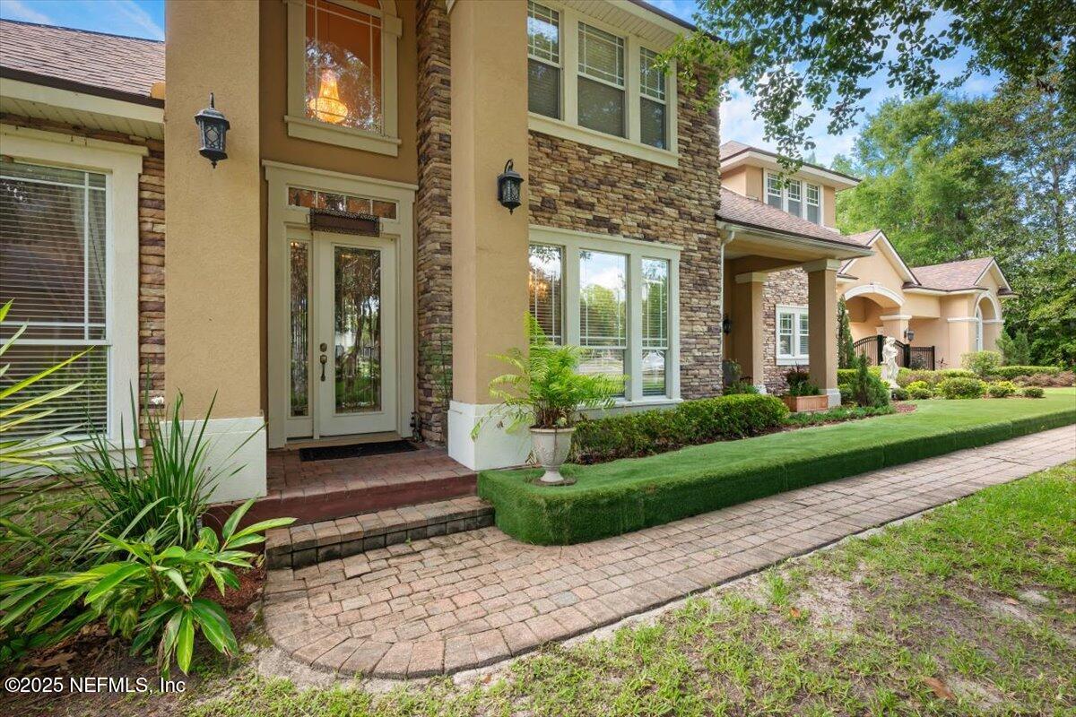 2563 FERNTREE Lane