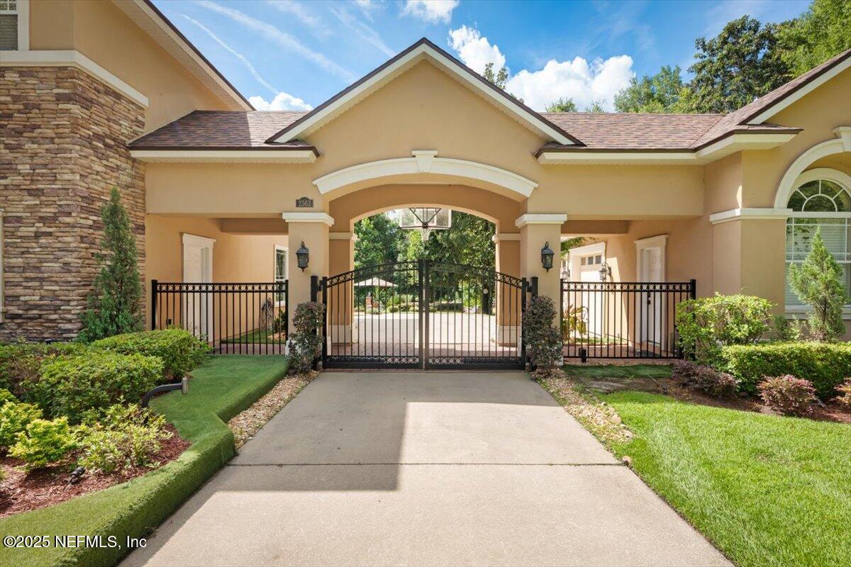 2563 FERNTREE Lane