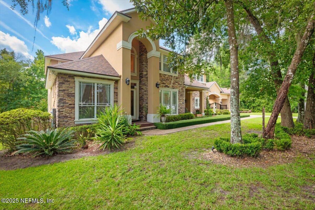 2563 FERNTREE Lane