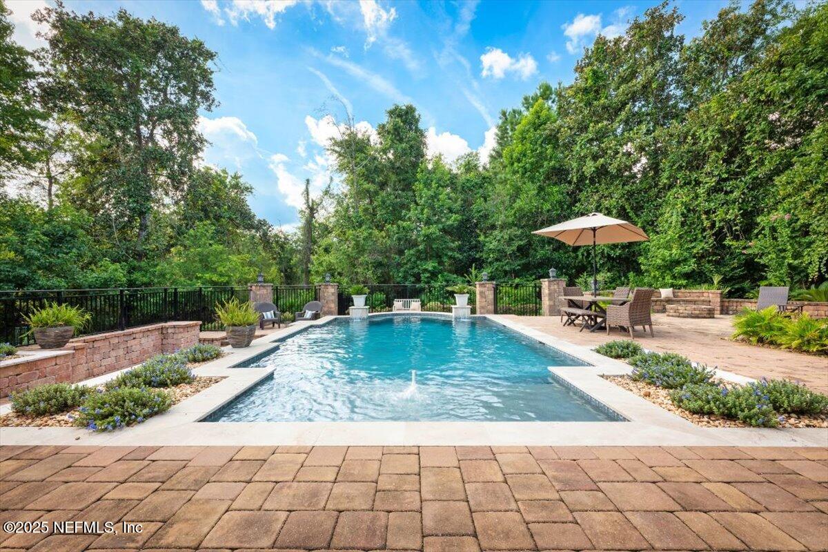 2563 FERNTREE Lane