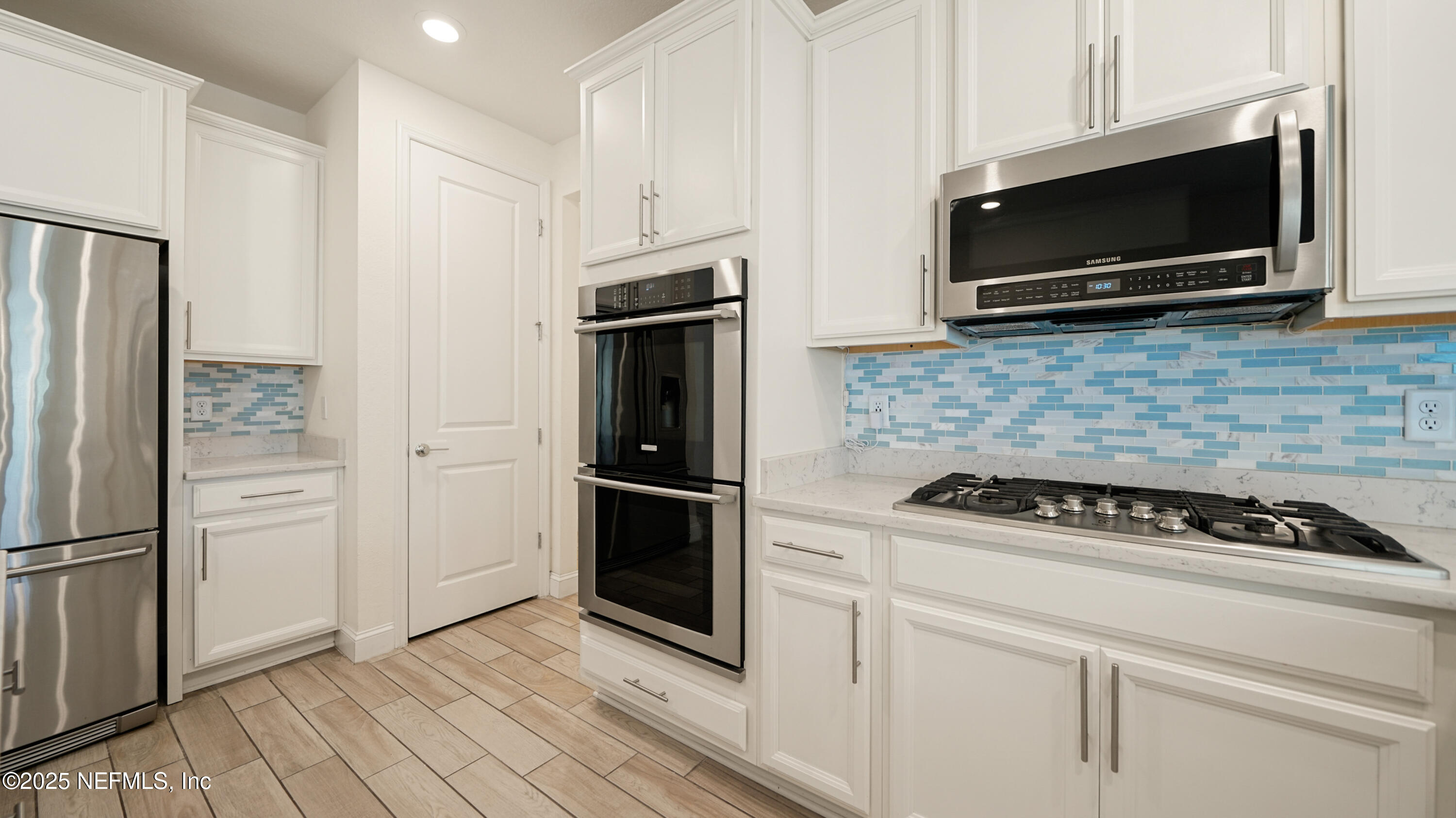 211 CLIFTON BAY