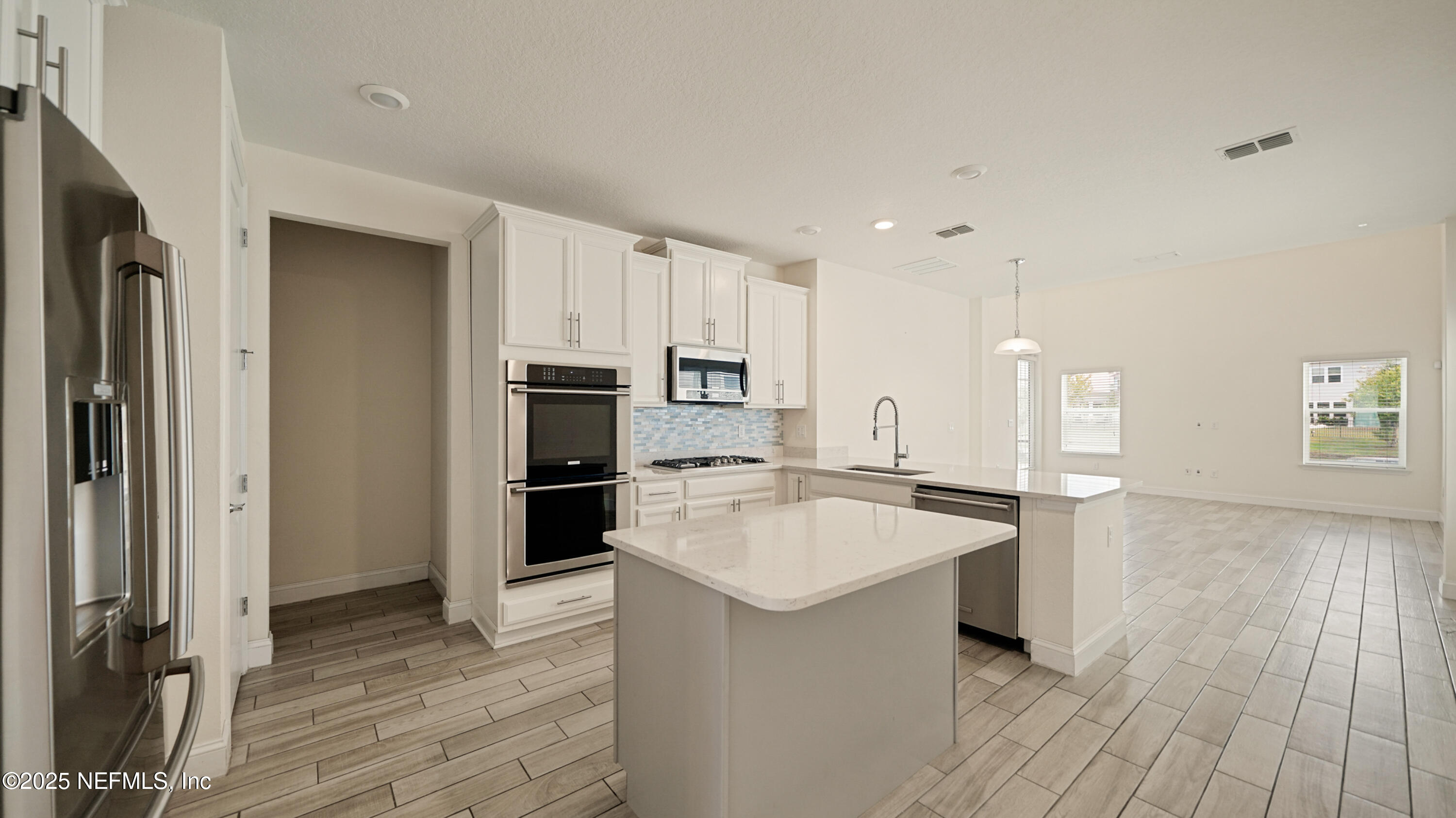 211 CLIFTON BAY
