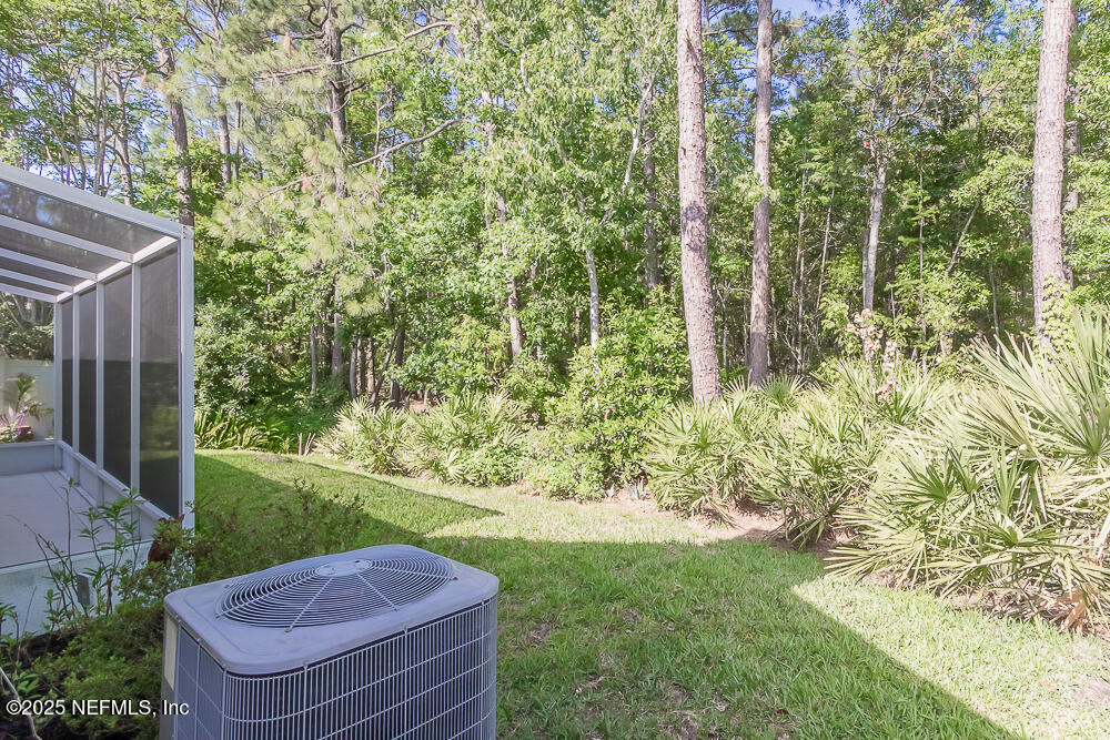 8543 GLENBURY Court N