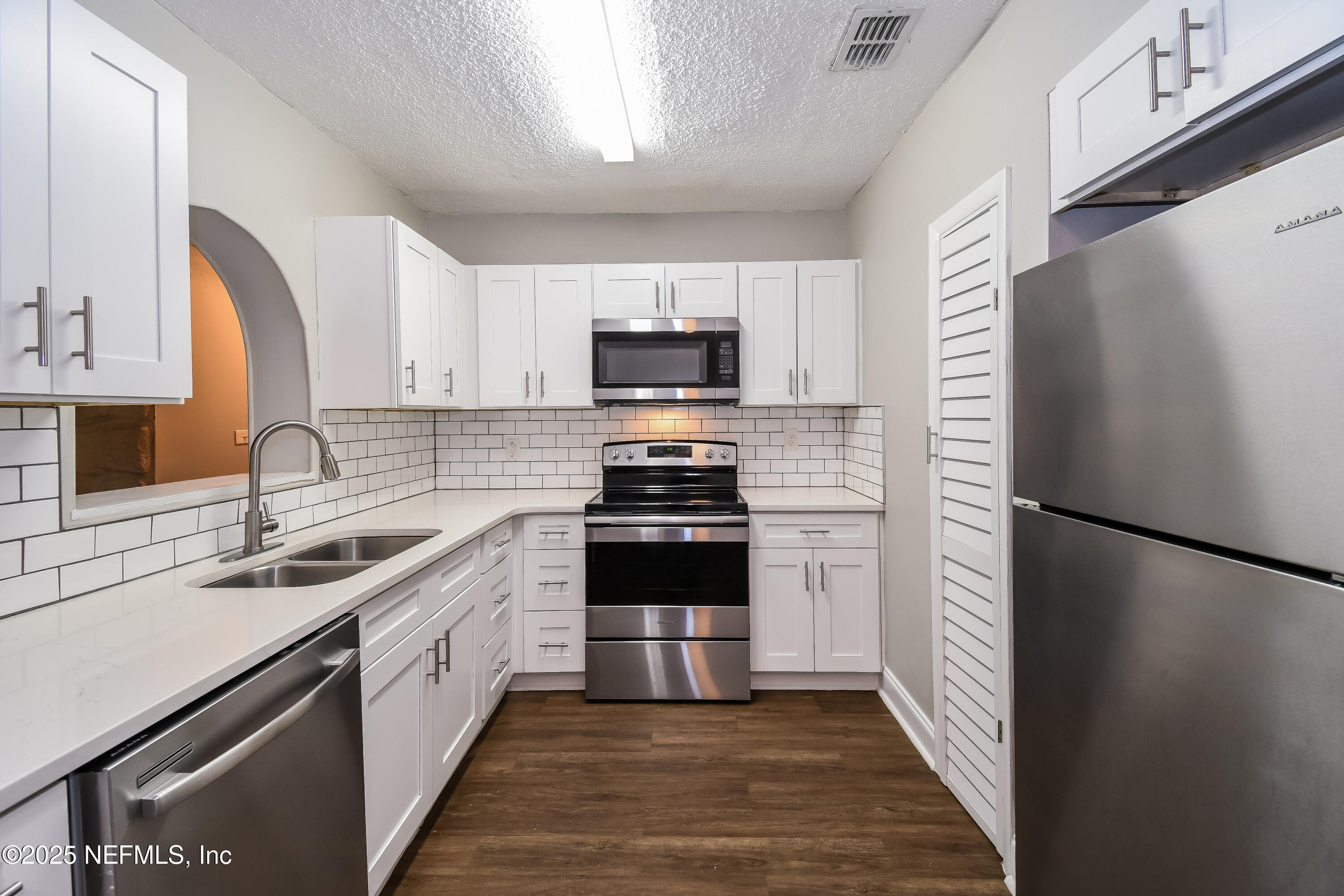 11733 SURFWOOD Avenue