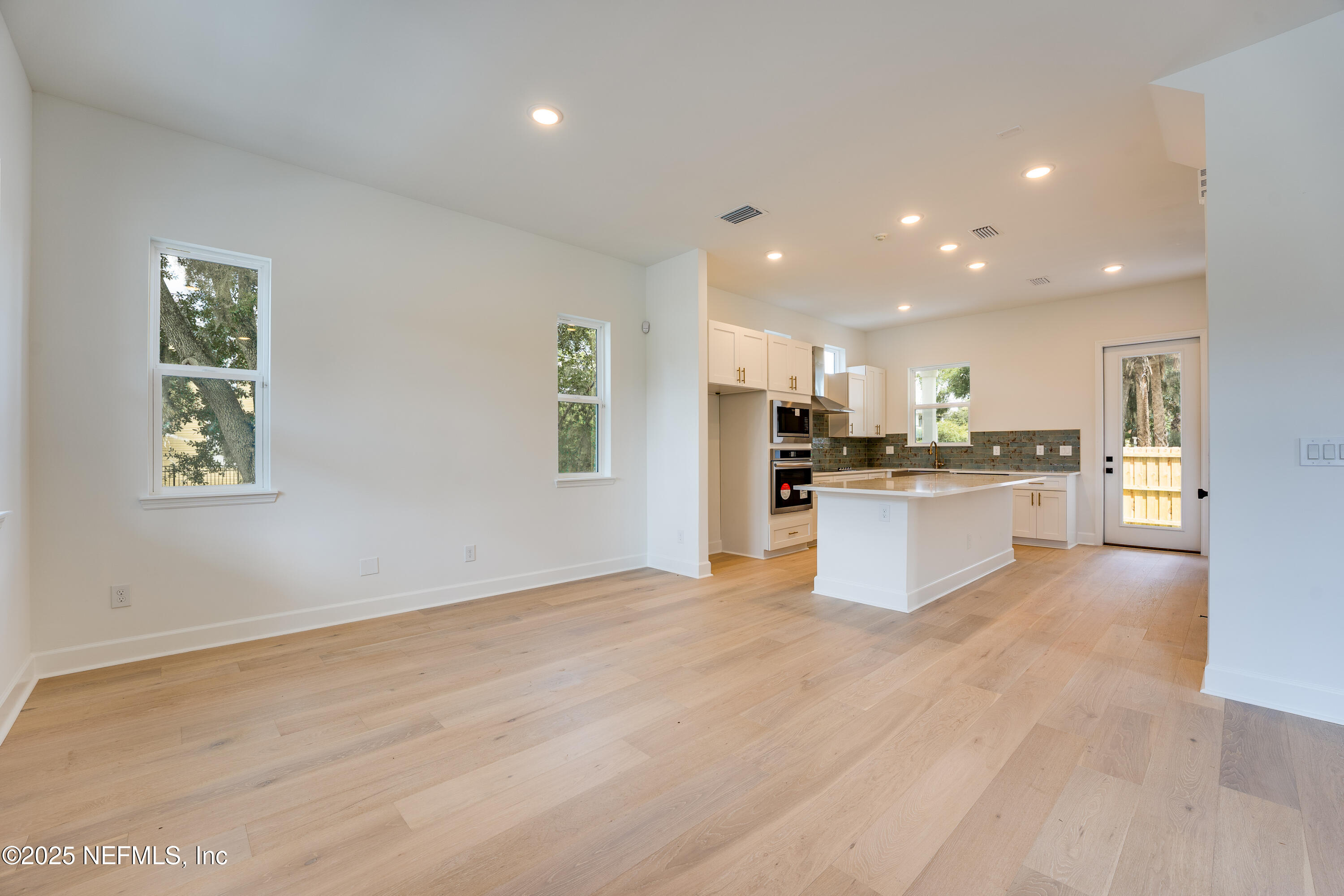 411 E 1ST Street