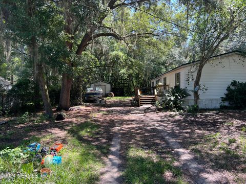 A home in Interlachen