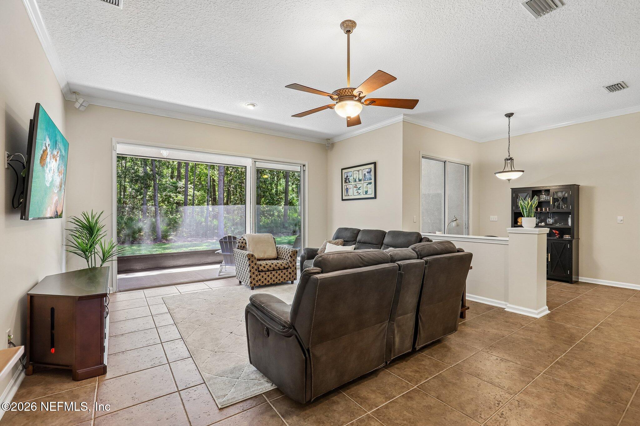 1916 VISTA LAKES Drive