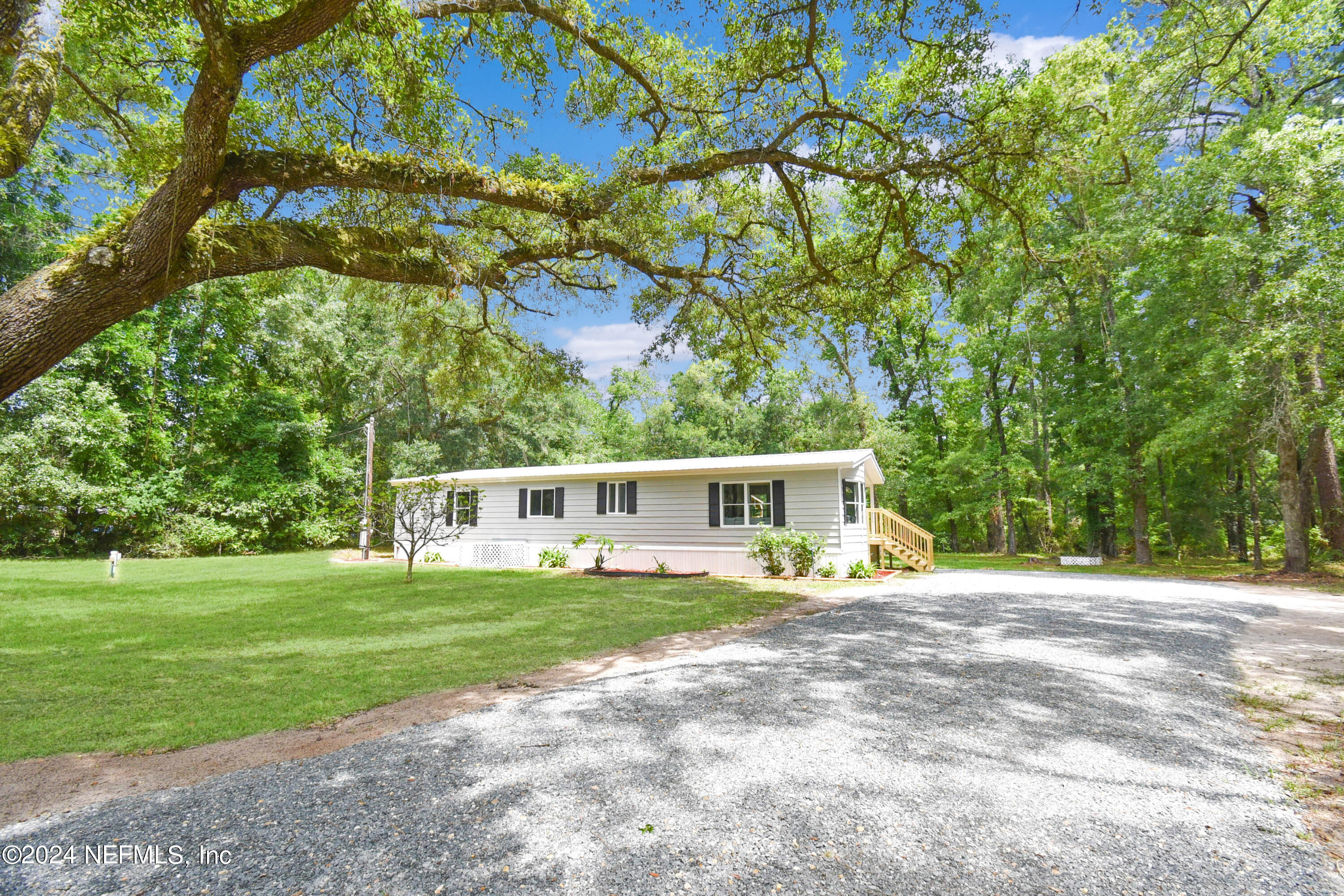 Middleburg, FL home for sale located at 4162 Saunders Drive, Middleburg, FL 32068