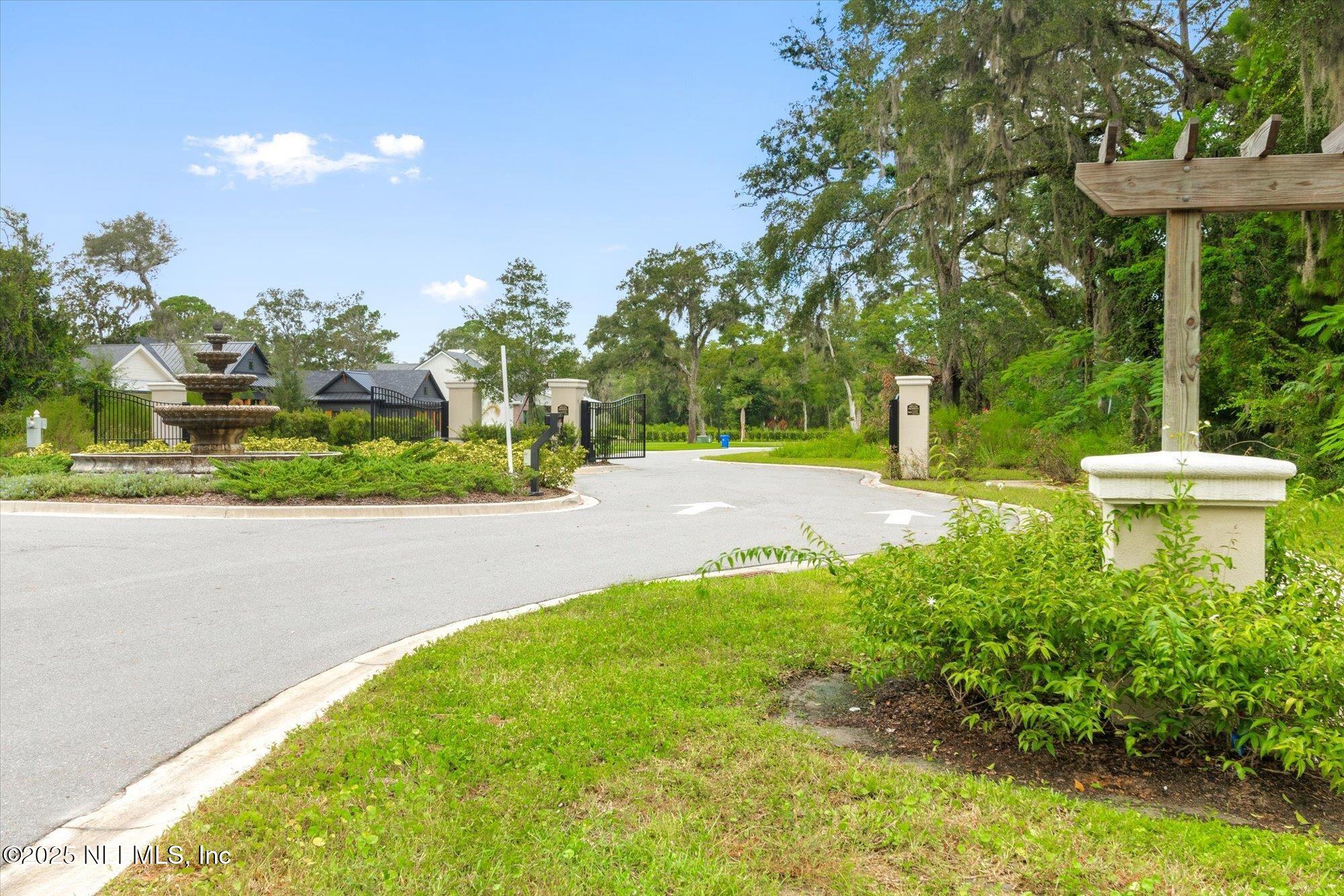 33 CANOPY HALL Drive