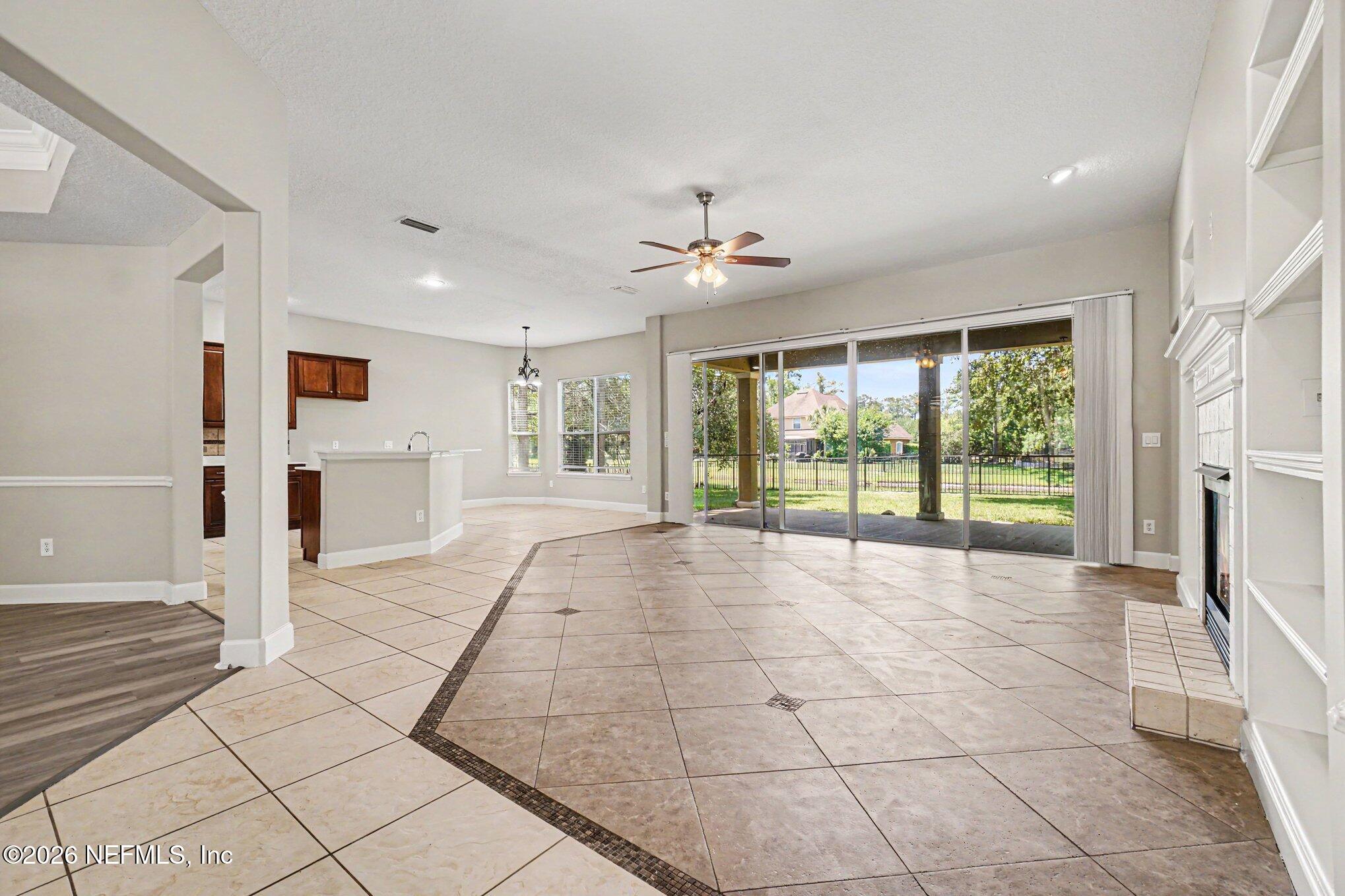 2533 SUNNY CREEK Drive