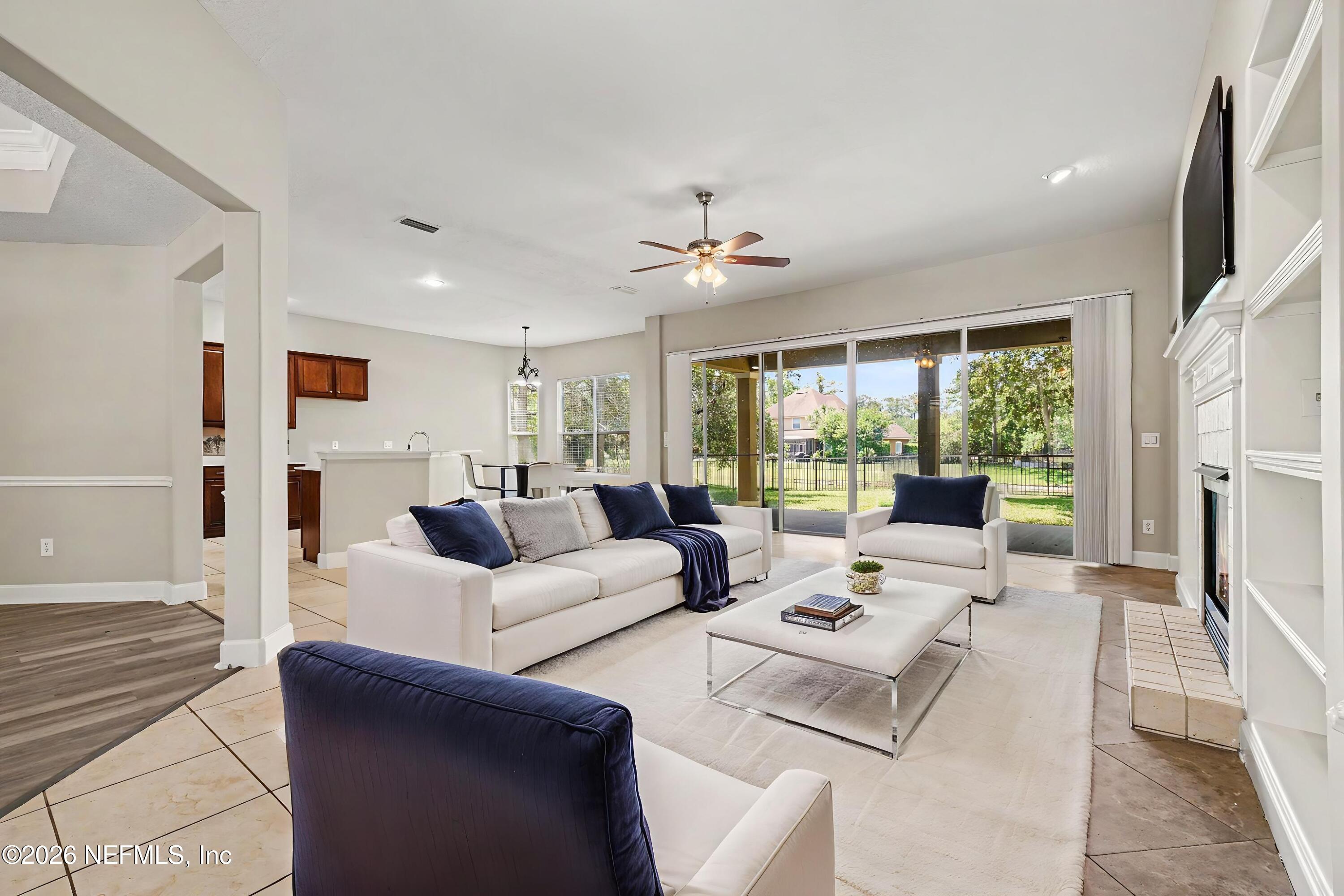 2533 SUNNY CREEK Drive
